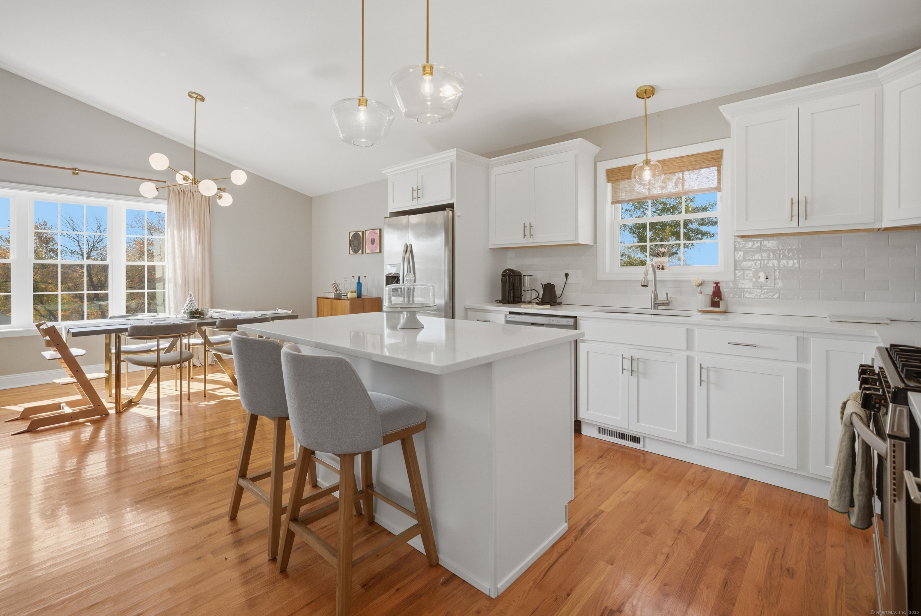 Milford, Connecticut, 06460, United States, 3 Bedrooms Bedrooms, ,3 BathroomsBathrooms,Residential,For Sale,1987930