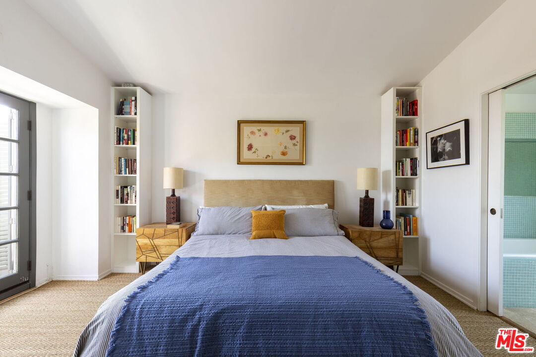 Los Angeles, California, 90068, United States, 3 Bedrooms Bedrooms, ,4 BathroomsBathrooms,Residential,For Sale,1839885