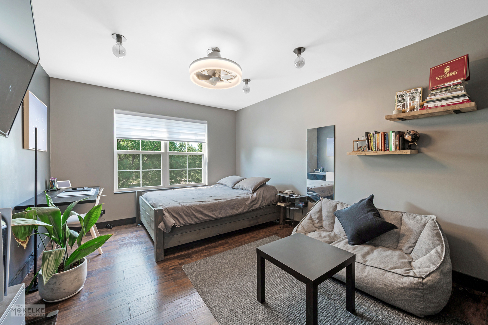 Montgomery, Illinois, 60538, United States, 5 Bedrooms Bedrooms, ,4 BathroomsBathrooms,Residential,For Sale,1925082