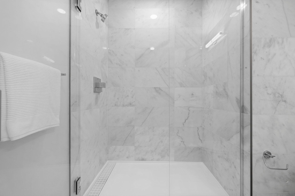 Boston, Massachusetts, 02128, United States, 2 Bedrooms Bedrooms, ,2 BathroomsBathrooms,Residential,For Sale,1905792
