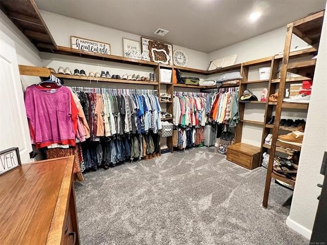 Tahlequah, Oklahoma, 74464, United States, 6 Bedrooms Bedrooms, ,4 BathroomsBathrooms,Residential,For Sale,1982576