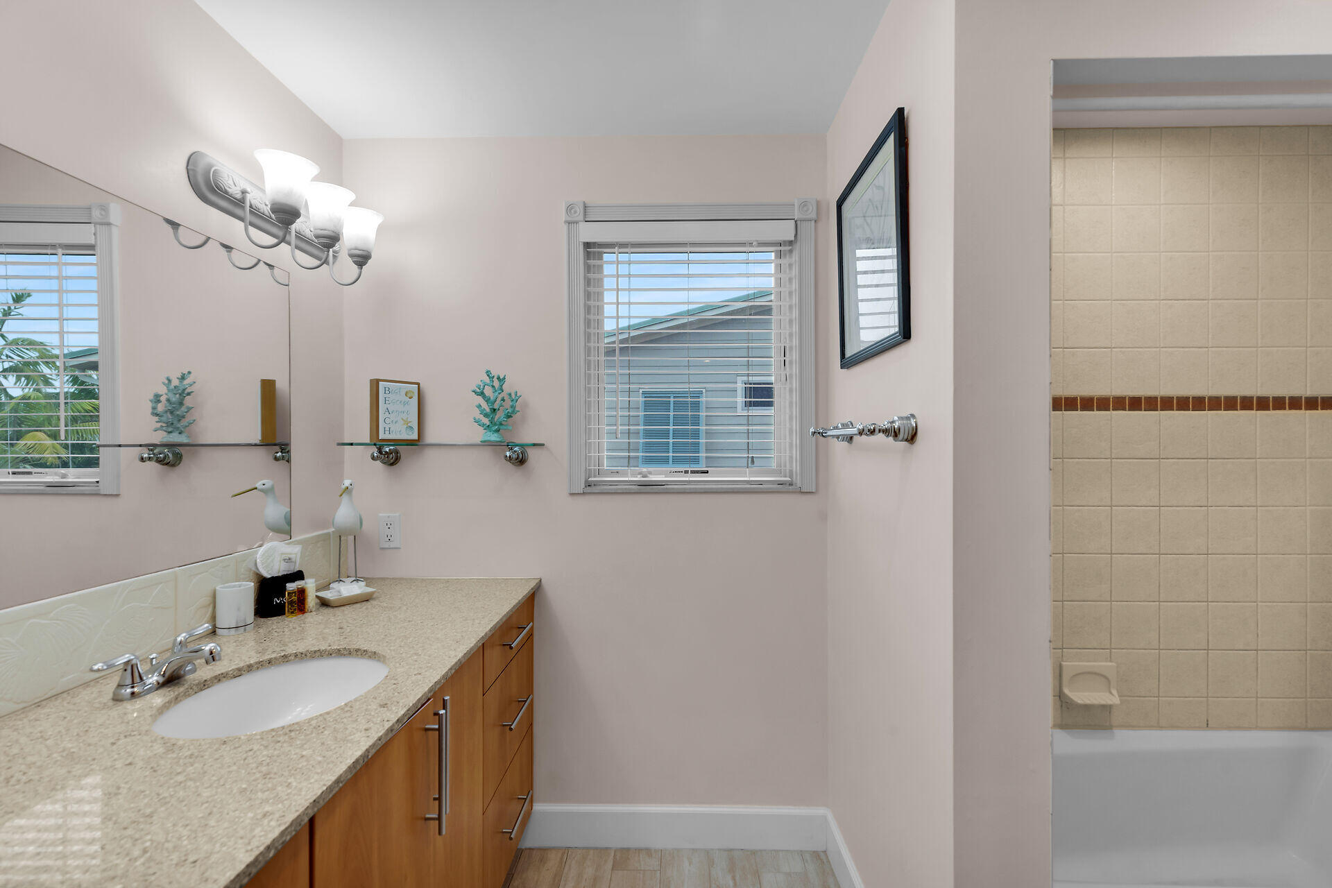 MARATHON, Florida, 33050, United States, 5 Bedrooms Bedrooms, ,3 BathroomsBathrooms,Residential,For Sale,1691478
