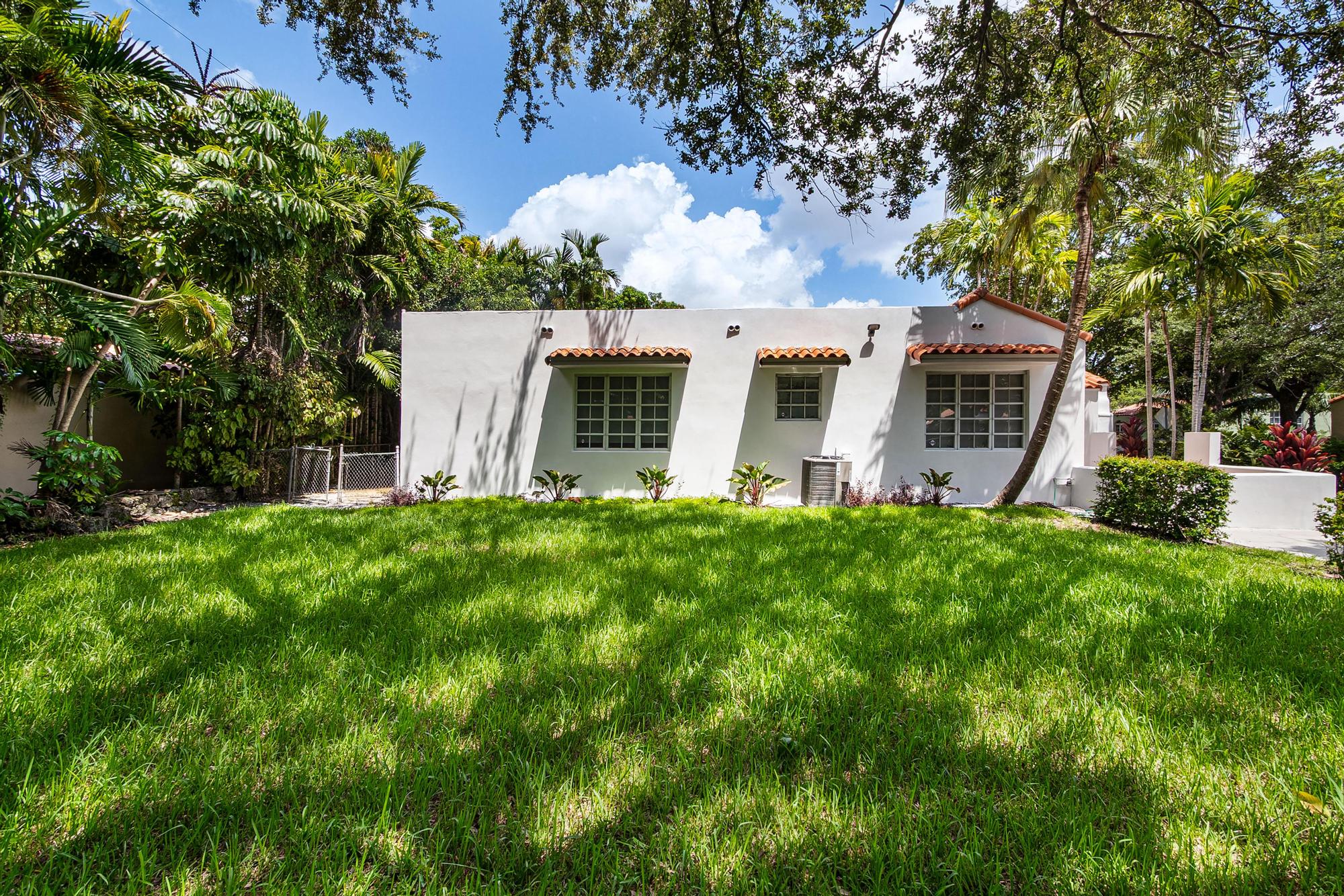 Coral Gables, Florida, 33134, United States, 3 Bedrooms Bedrooms, ,2 BathroomsBathrooms,Residential,For Sale,1975593