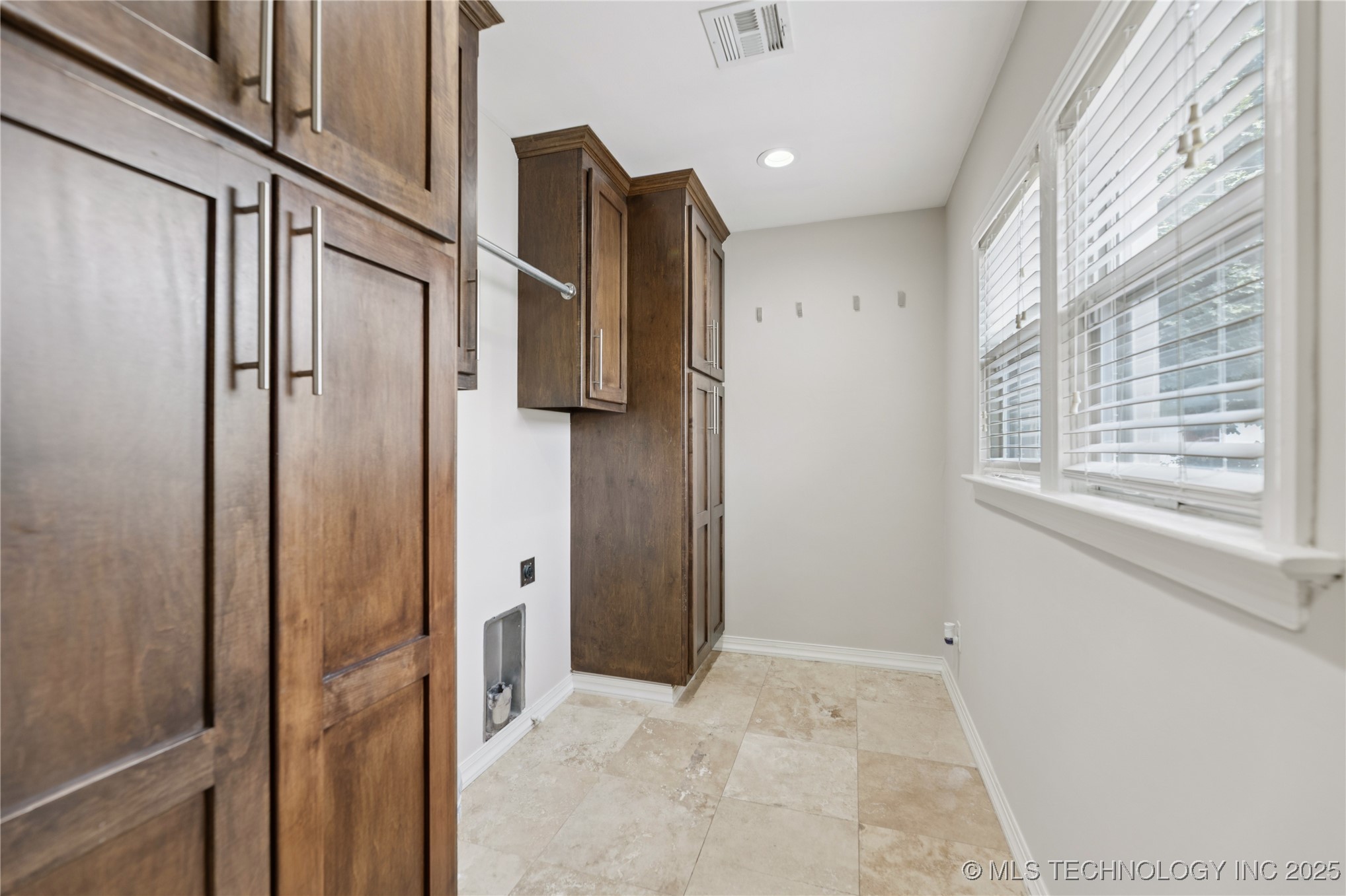 Tulsa, Oklahoma, 74104, United States, 4 Bedrooms Bedrooms, ,3 BathroomsBathrooms,Residential,For Sale,1941702