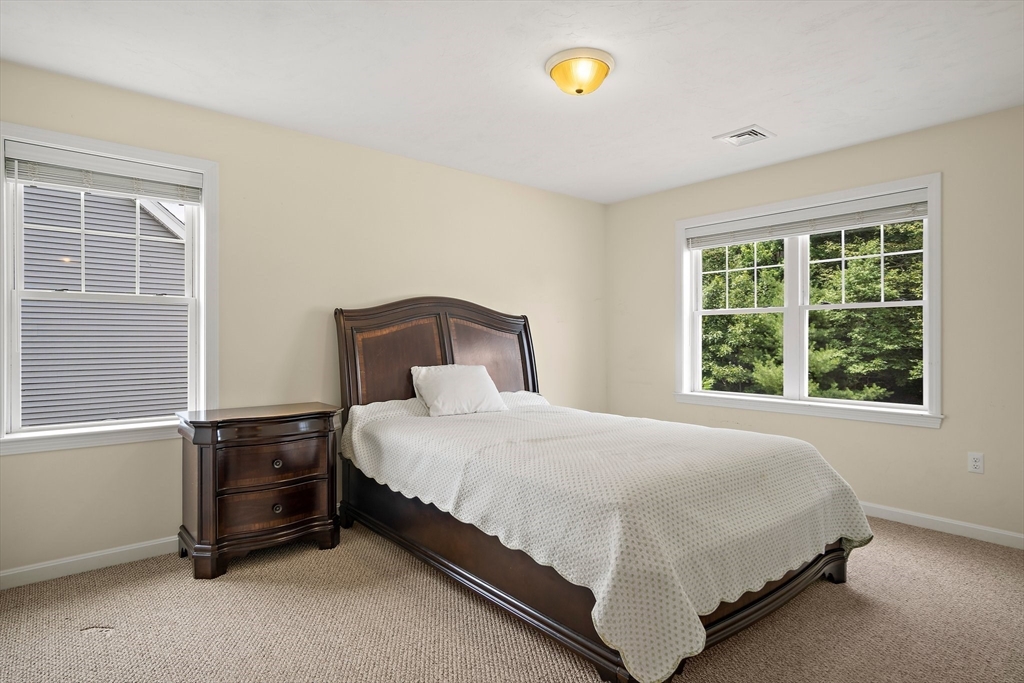 Rockland, Massachusetts, 02370, United States, 4 Bedrooms Bedrooms, ,3 BathroomsBathrooms,Residential,For Sale,1898711