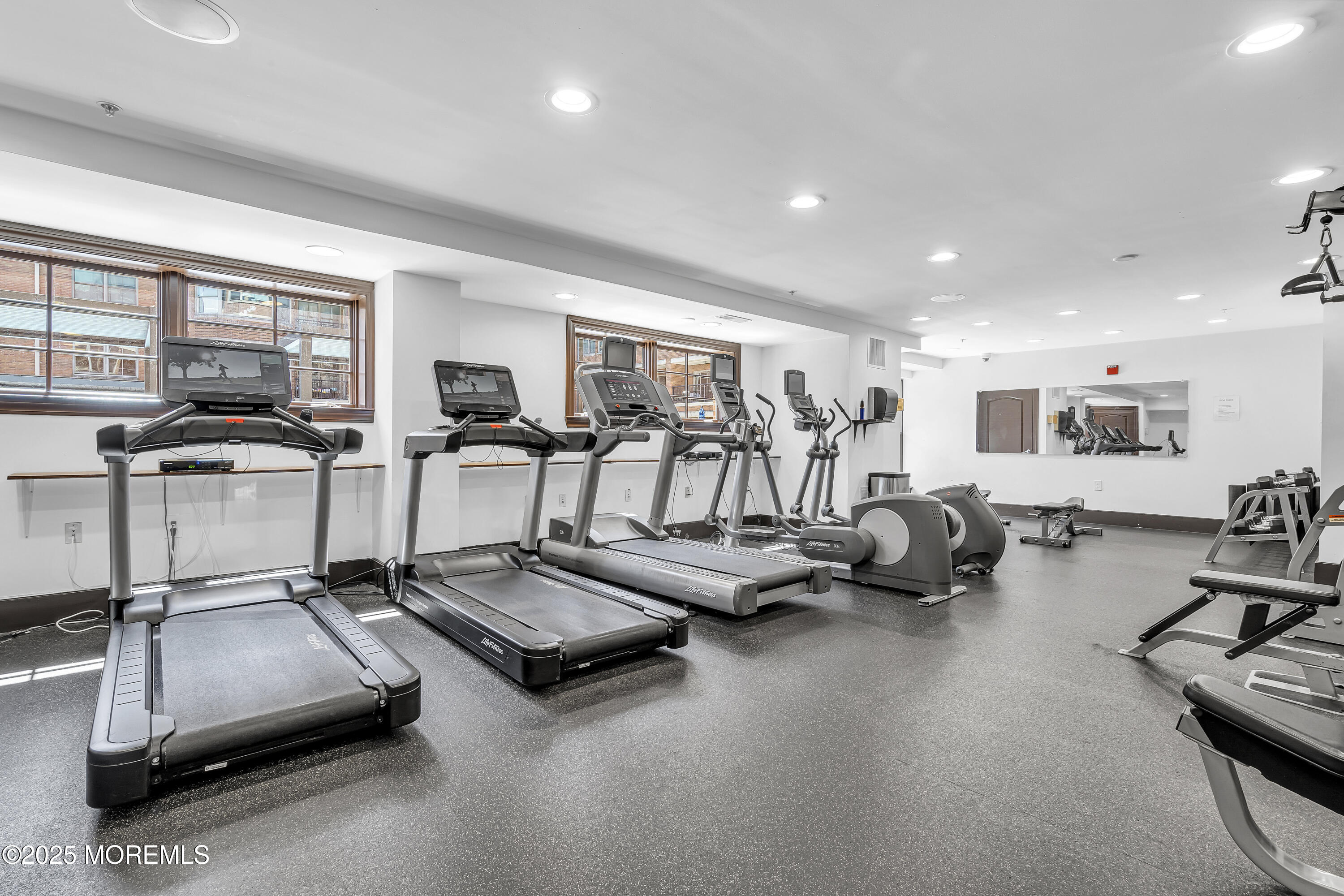 West New York, New Jersey, 07093, United States, 2 Bedrooms Bedrooms, ,2 BathroomsBathrooms,Residential,For Sale,1928927