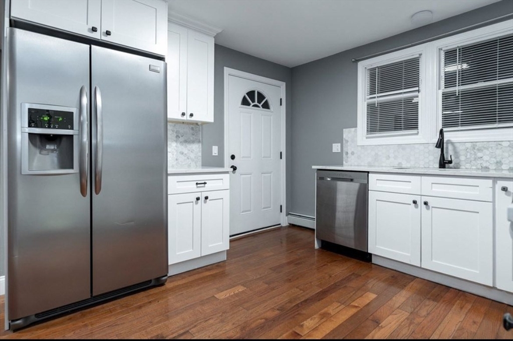Fall River, Massachusetts, 02724, United States, 9 Bedrooms Bedrooms, ,3 BathroomsBathrooms,Residential,For Sale,1876927