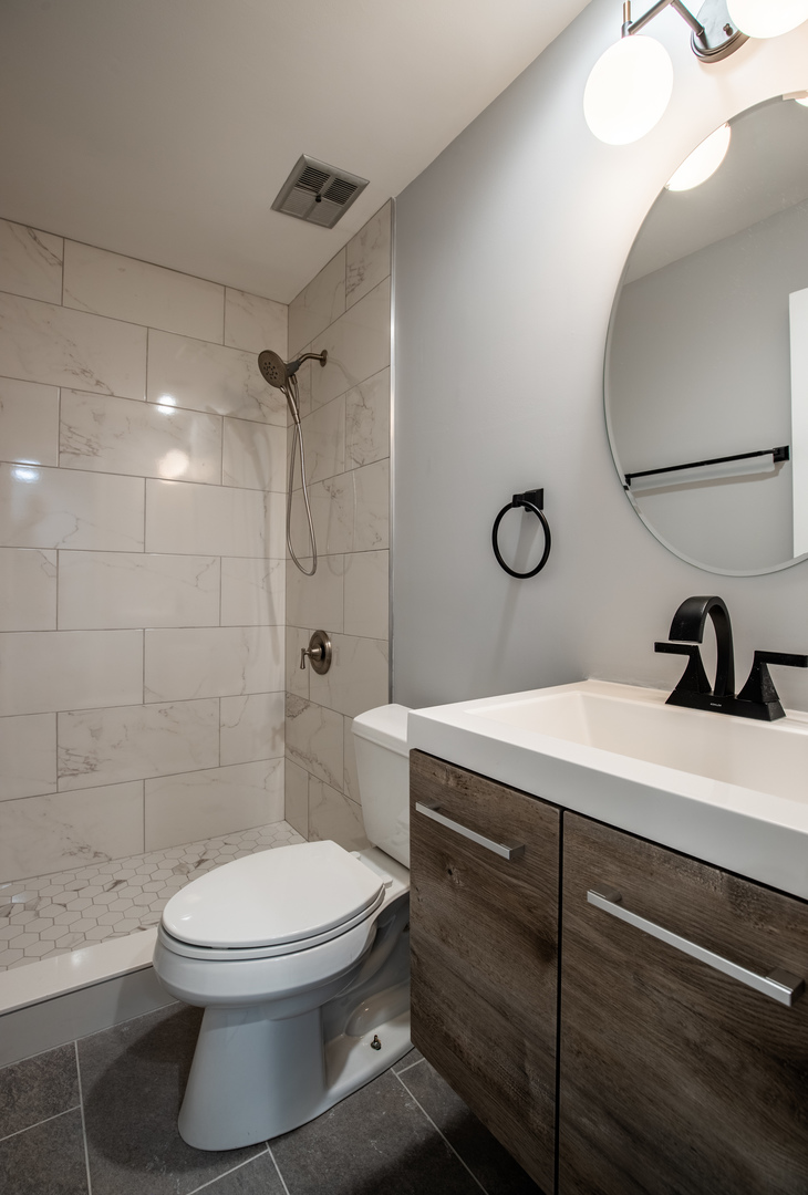 3631 N Pine Grove Avenue Unit C, Chicago, Illinois, 60613, United States, 4 Bedrooms Bedrooms, ,4 BathroomsBathrooms,Residential,For Sale,3631 N Pine Grove Avenue Unit C,1663160