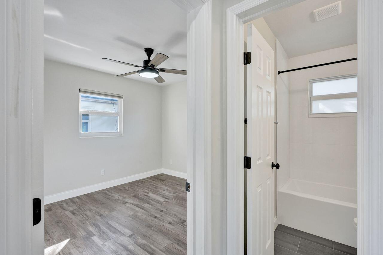 Lake Worth Beach, Florida, 33460, United States, 3 Bedrooms Bedrooms, ,2 BathroomsBathrooms,Residential,For Sale,1992911