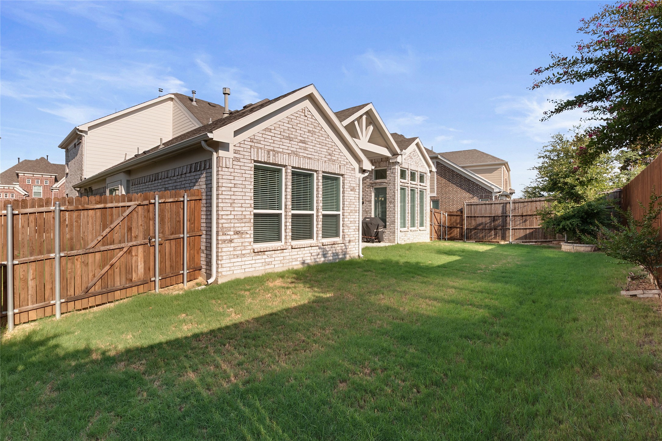 Fort Worth, Texas, 76262, United States, 5 Bedrooms Bedrooms, ,4 BathroomsBathrooms,Residential,For Sale,1917632
