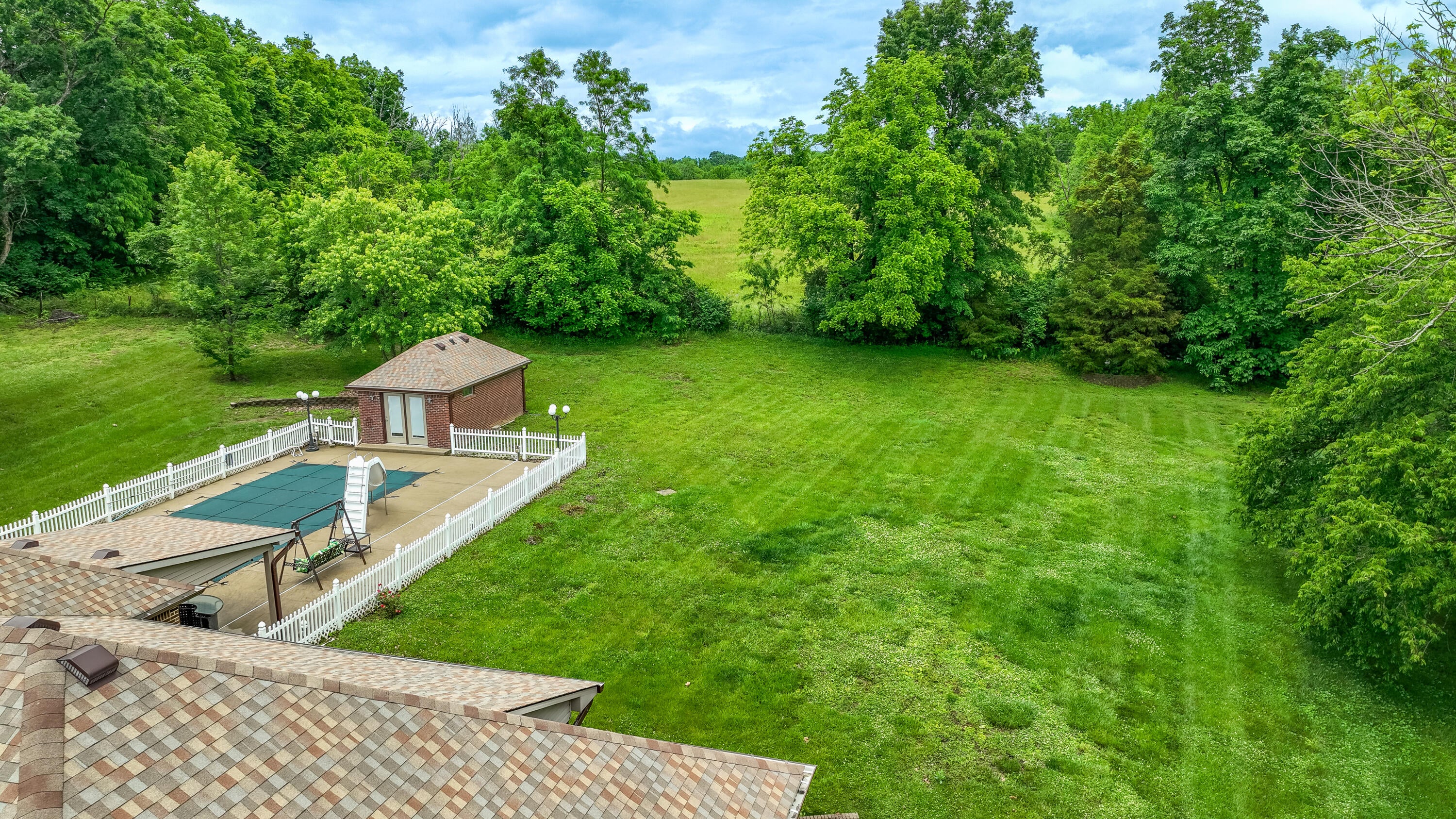 Richmond, Kentucky, 40475, United States, 3 Bedrooms Bedrooms, ,2 BathroomsBathrooms,Residential,For Sale,2047972
