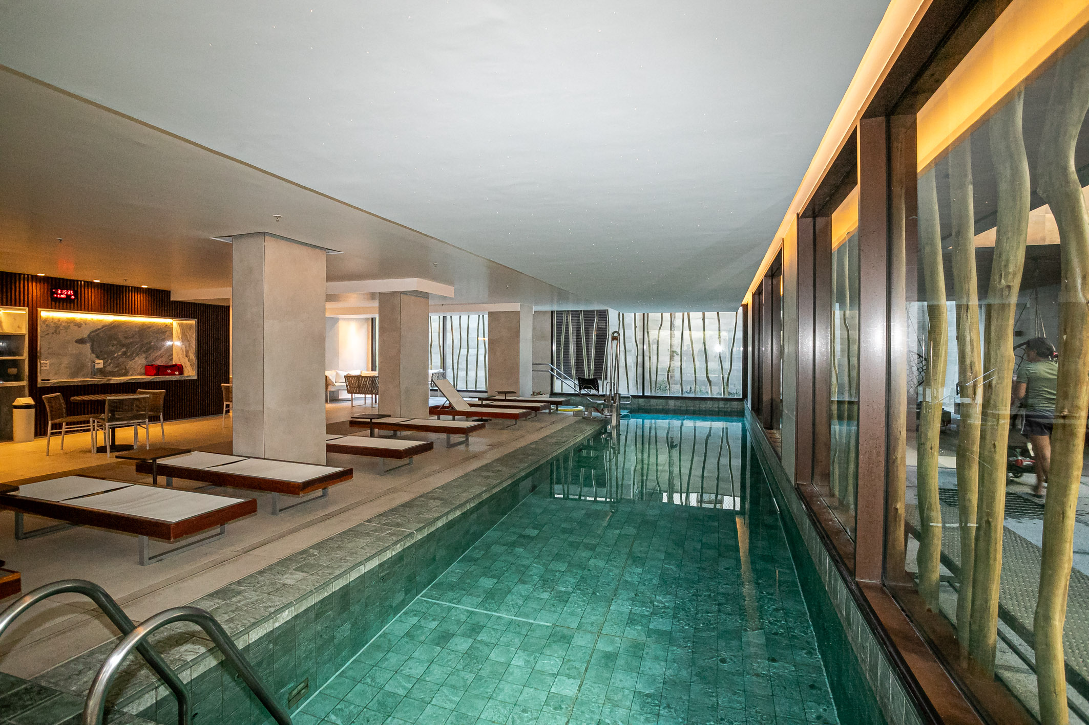  Apartment with gourmet balcony in condominium with full amenities - 物件實景