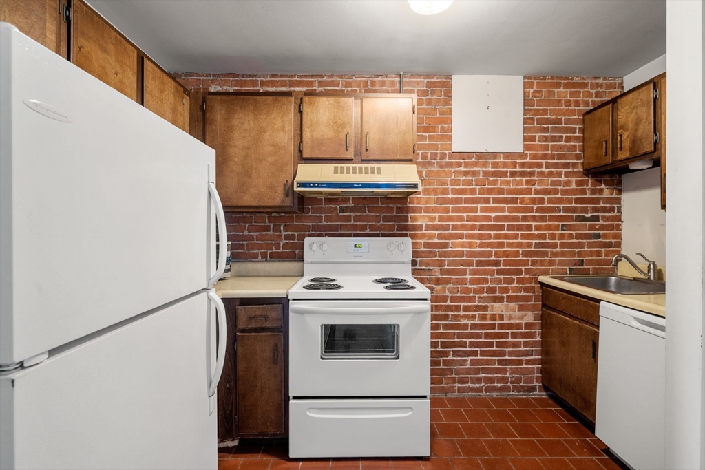 Boston, Massachusetts, 02116, United States, ,1 BathroomBathrooms,Residential,For Sale,1942010