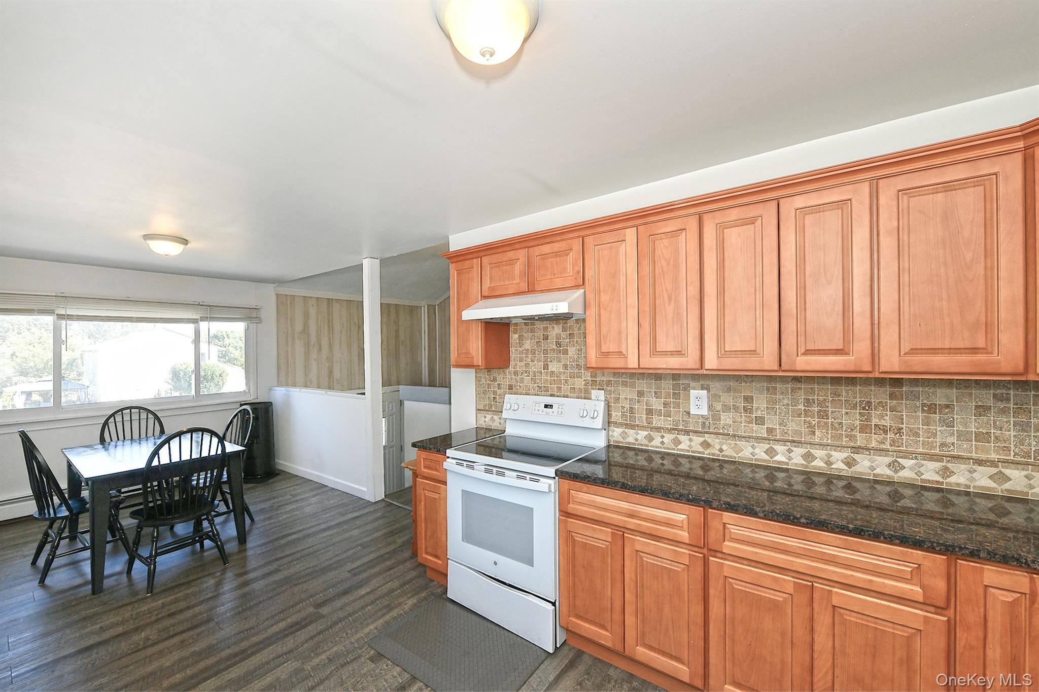 Medford, New York, 11763, United States, 5 Bedrooms Bedrooms, ,2 BathroomsBathrooms,Residential,For Sale,1947086