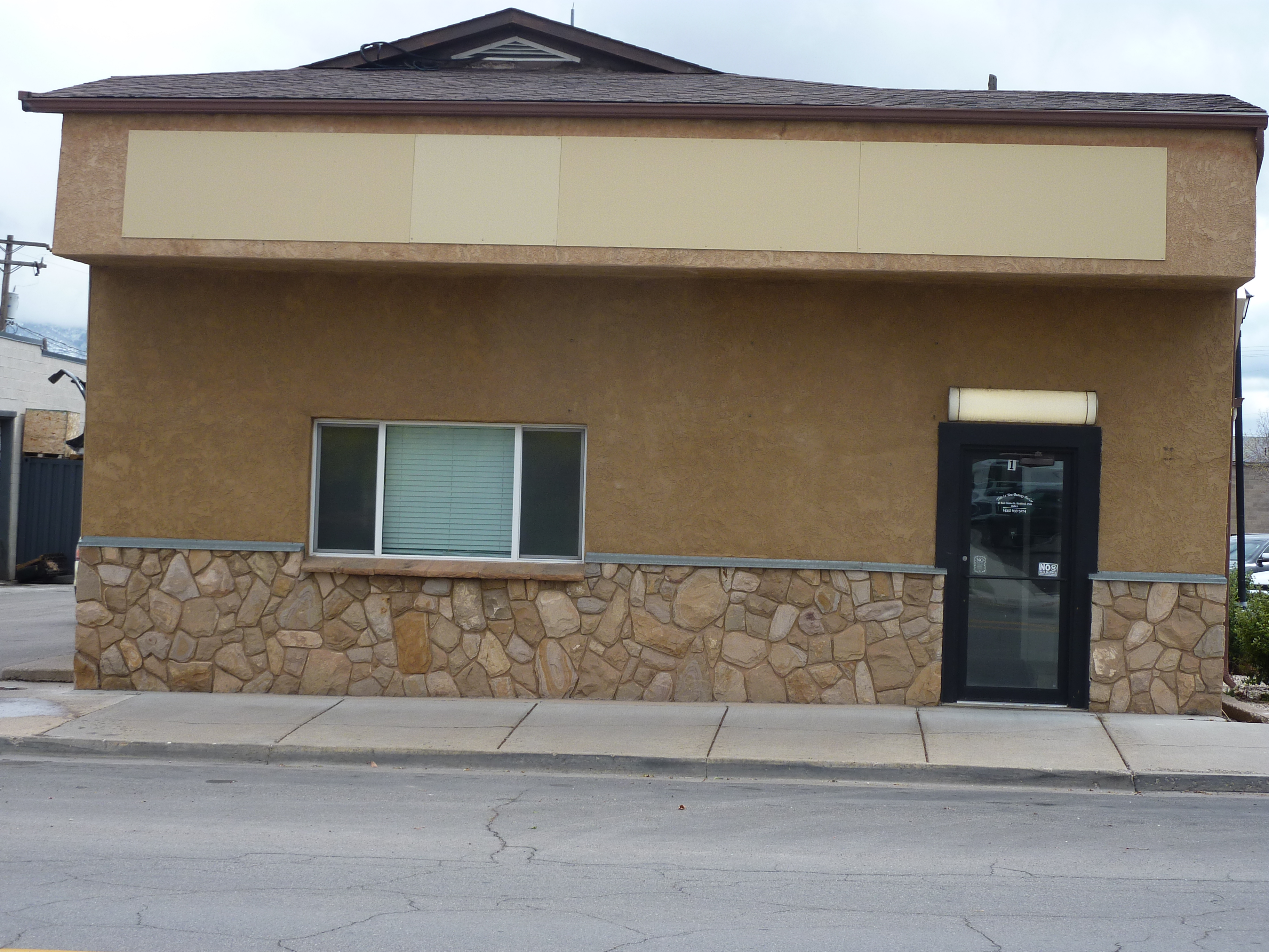 Richfield, Utah, 84701, United States, 5 Bedrooms Bedrooms, ,1 BathroomBathrooms,Residential,For Sale,1766760
