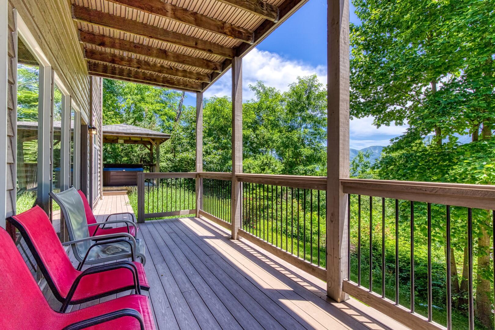 Gatlinburg, Tennessee, 37738, United States, 2 Bedrooms Bedrooms, ,3 BathroomsBathrooms,Residential,For Sale,1931589