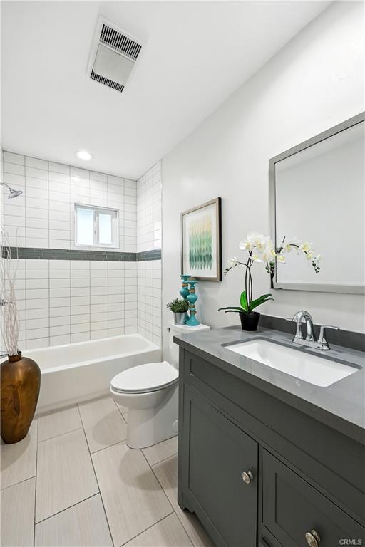 Paramount, California, 90723, United States, 4 Bedrooms Bedrooms, ,2 BathroomsBathrooms,Residential,For Sale,1935731
