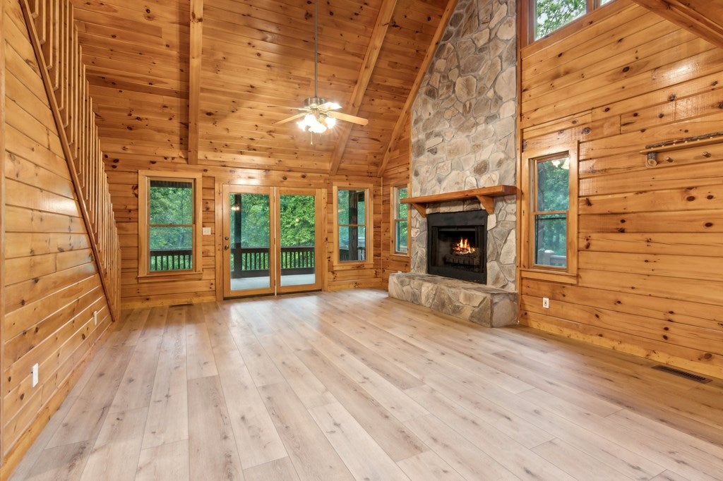 Morganton, Georgia, 30560, United States, 3 Bedrooms Bedrooms, ,4 BathroomsBathrooms,Residential,For Sale,1858984