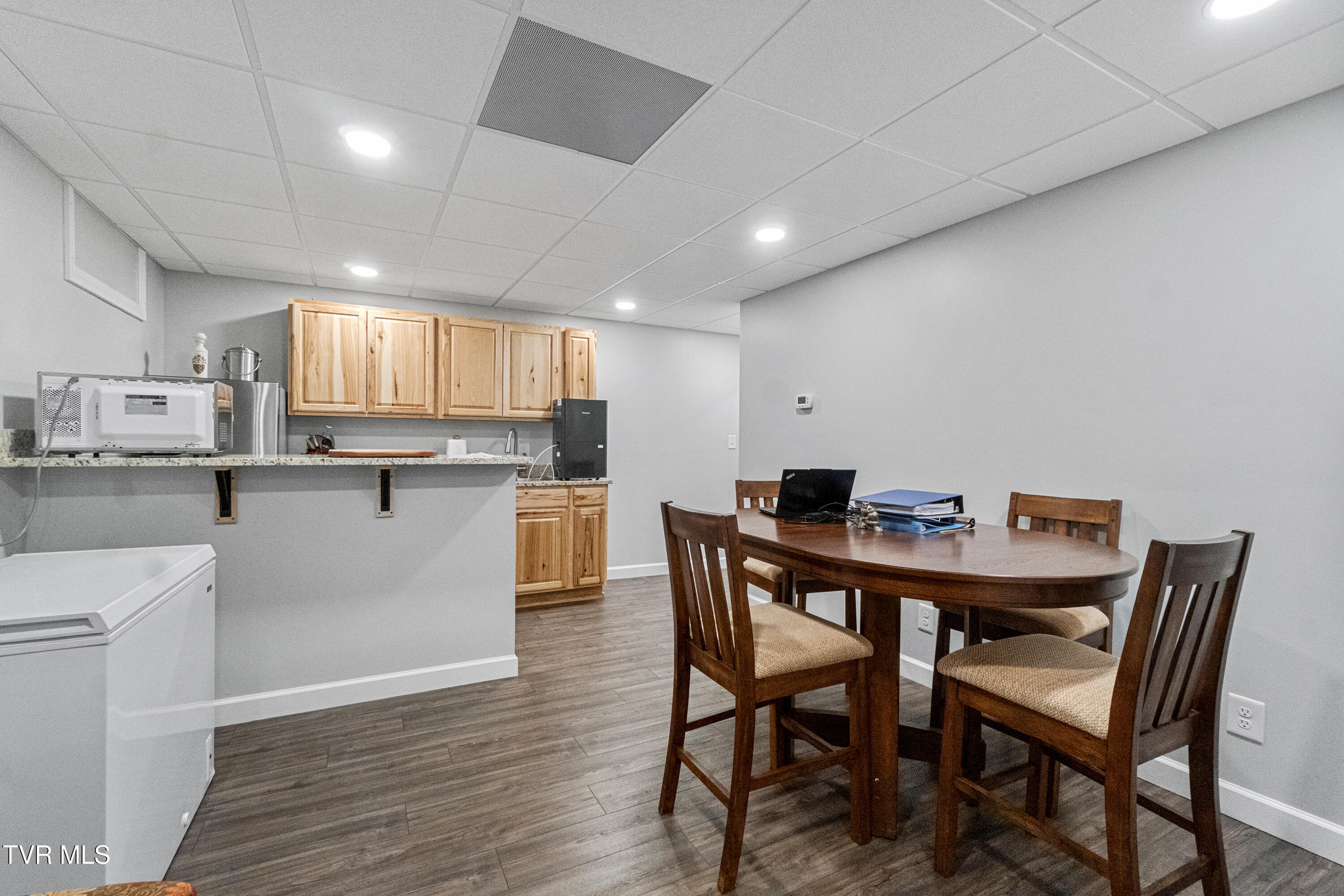 Greeneville, Tennessee, 37745, United States, 5 Bedrooms Bedrooms, ,5 BathroomsBathrooms,Residential,For Sale,2012581