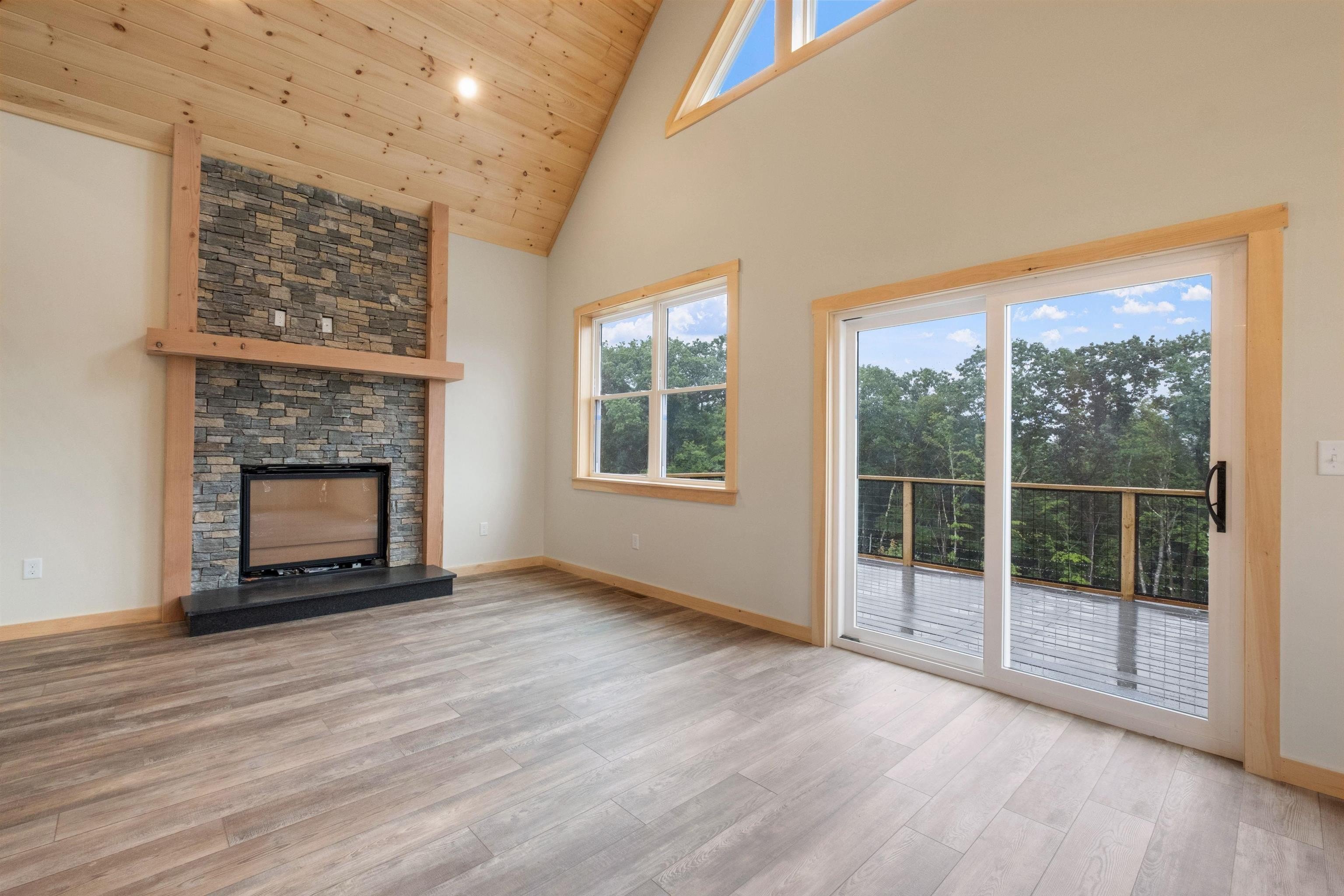 Thornton, New Hampshire, 03285, United States, 3 Bedrooms Bedrooms, ,3 BathroomsBathrooms,Residential,For Sale,1974297