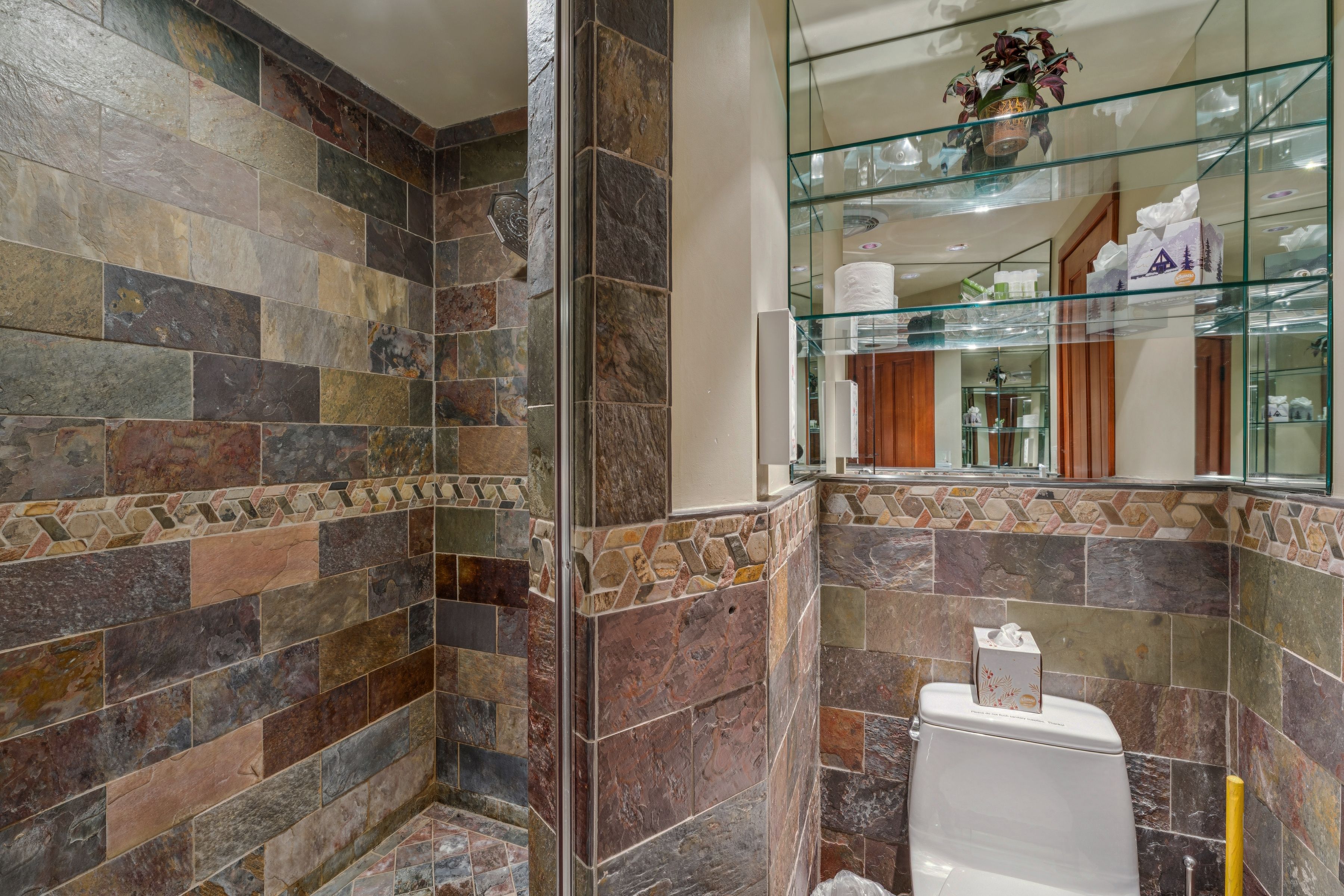  1369 Yellowstone Drive, Lake Arrowhead, CA 92352 - 物件實景