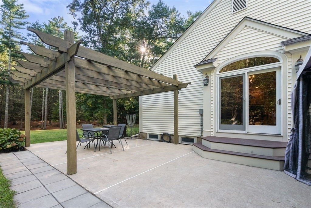 Halifax, Massachusetts, 02338, United States, 3 Bedrooms Bedrooms, ,3 BathroomsBathrooms,Residential,For Sale,1938860