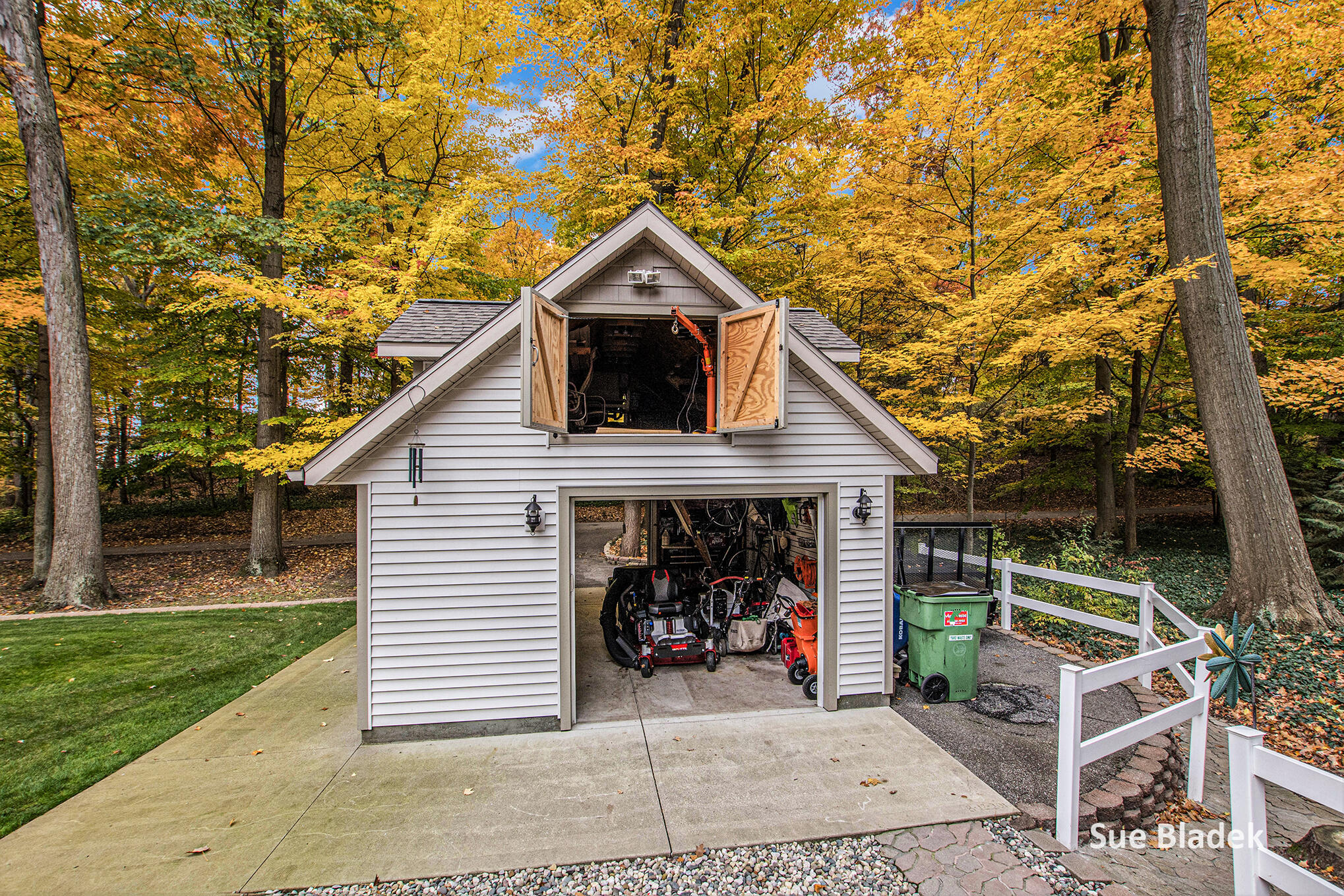 Holland, Michigan, 49424, United States, 3 Bedrooms Bedrooms, ,3 BathroomsBathrooms,Residential,For Sale,1989003