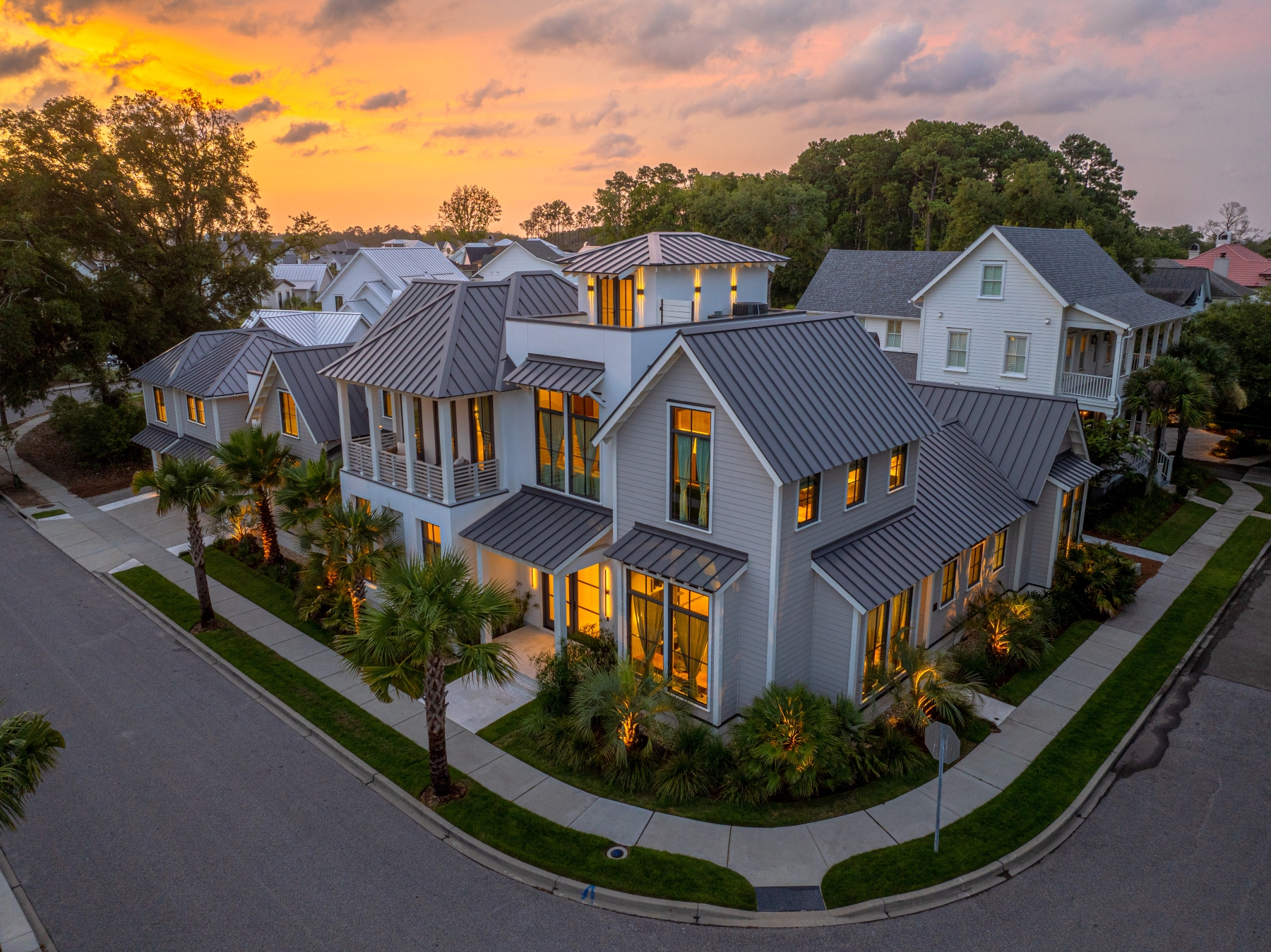  700 Stucco Lane, Mount Pleasant - 物件實景