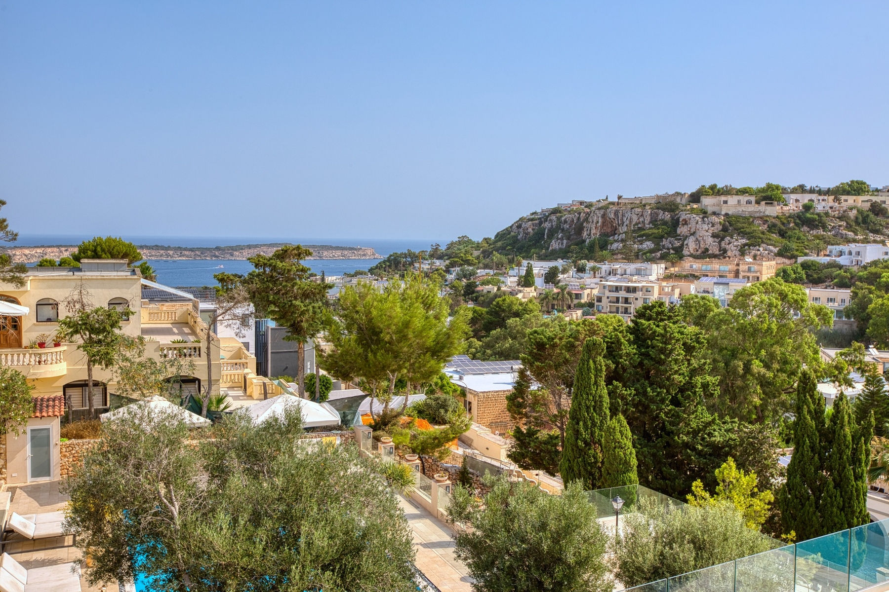  Exceptional Contemporary Villa with Panoramic Views - 物件實景