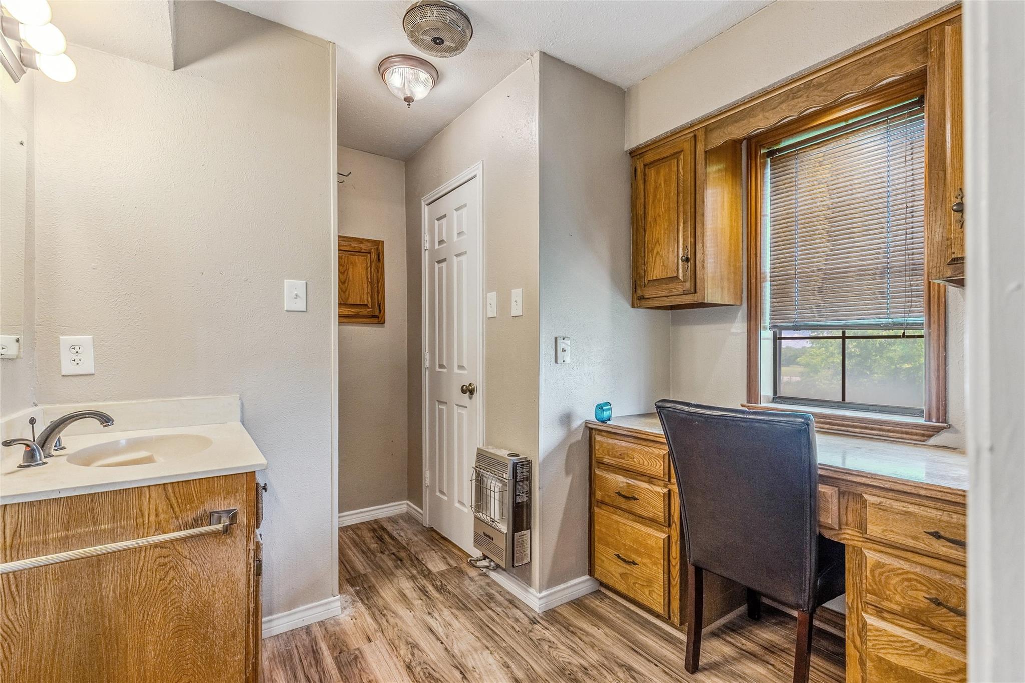 Campbell, Texas, 75422, United States, 3 Bedrooms Bedrooms, ,2 BathroomsBathrooms,Residential,For Sale,2048181