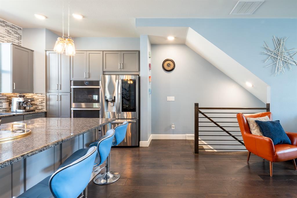 Dallas, Texas, 75212, United States, 3 Bedrooms Bedrooms, ,4 BathroomsBathrooms,Residential,For Sale,1966564