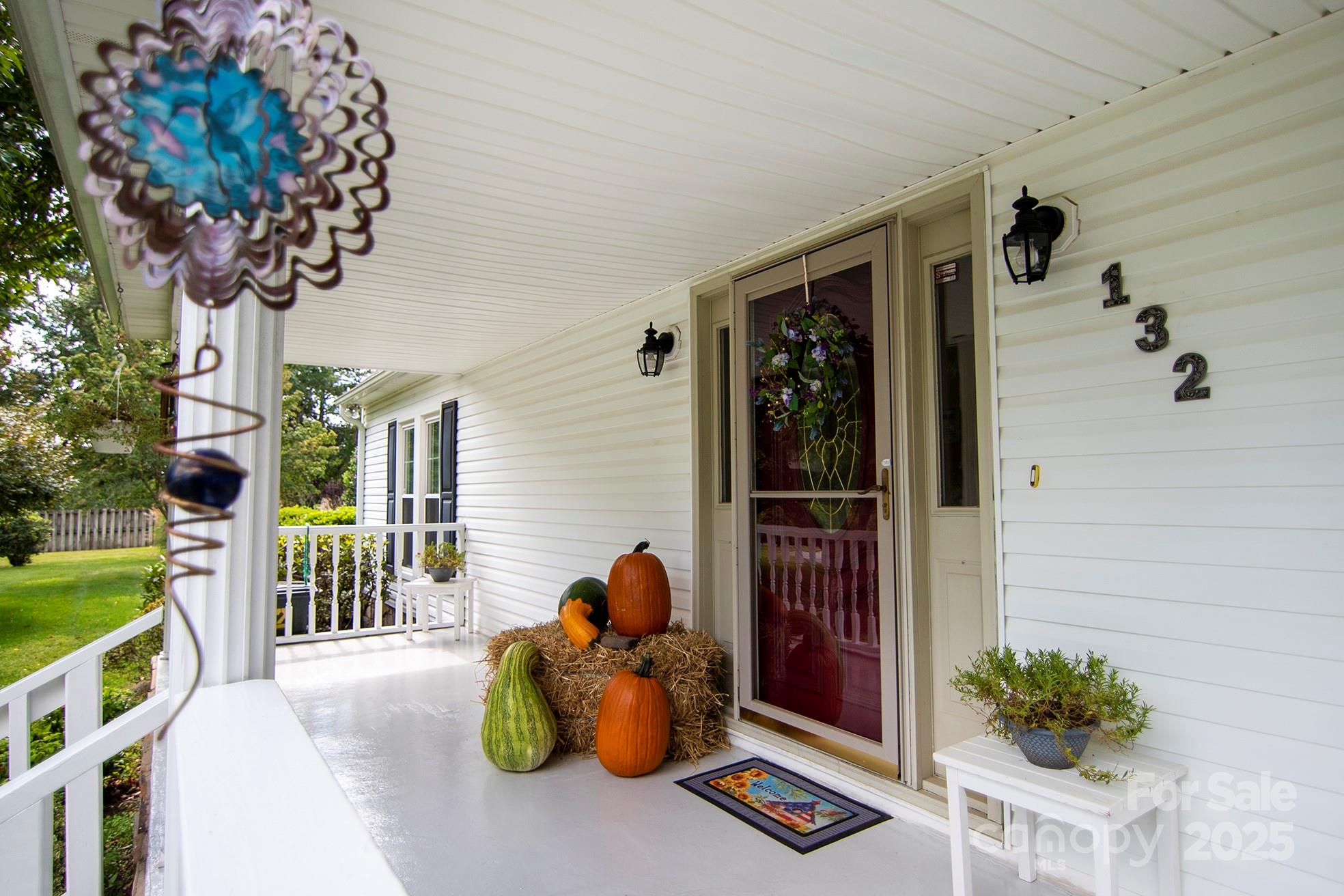 Hendersonville, North Carolina, 28792, United States, 3 Bedrooms Bedrooms, ,3 BathroomsBathrooms,Residential,For Sale,1976526