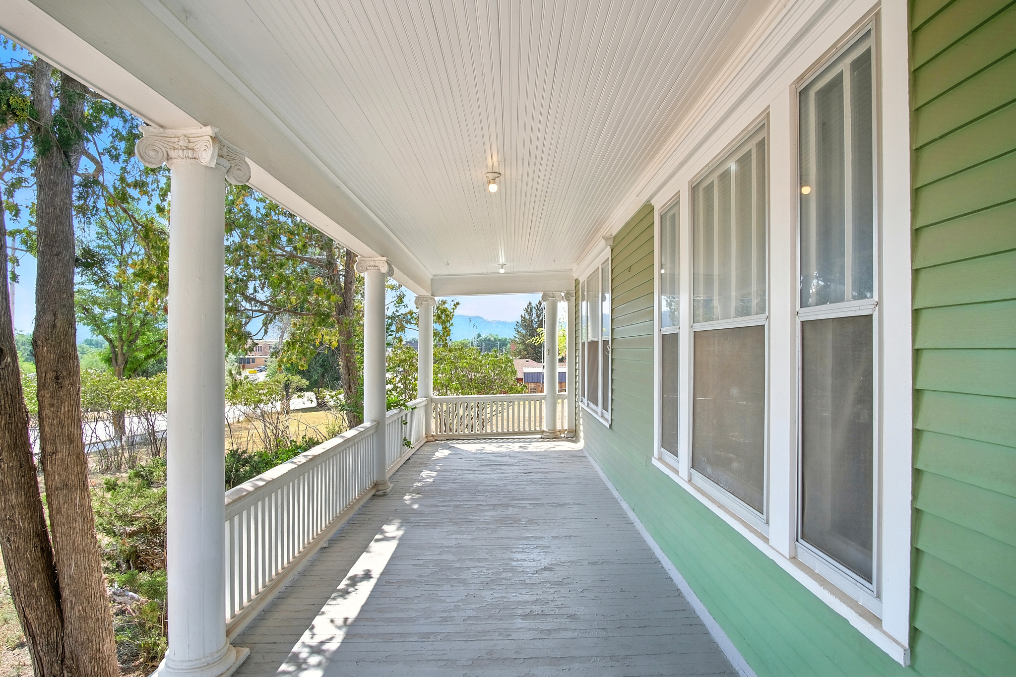 Hot Springs, South Dakota, 57747, United States, 5 Bedrooms Bedrooms, ,4 BathroomsBathrooms,Residential,For Sale,1983319