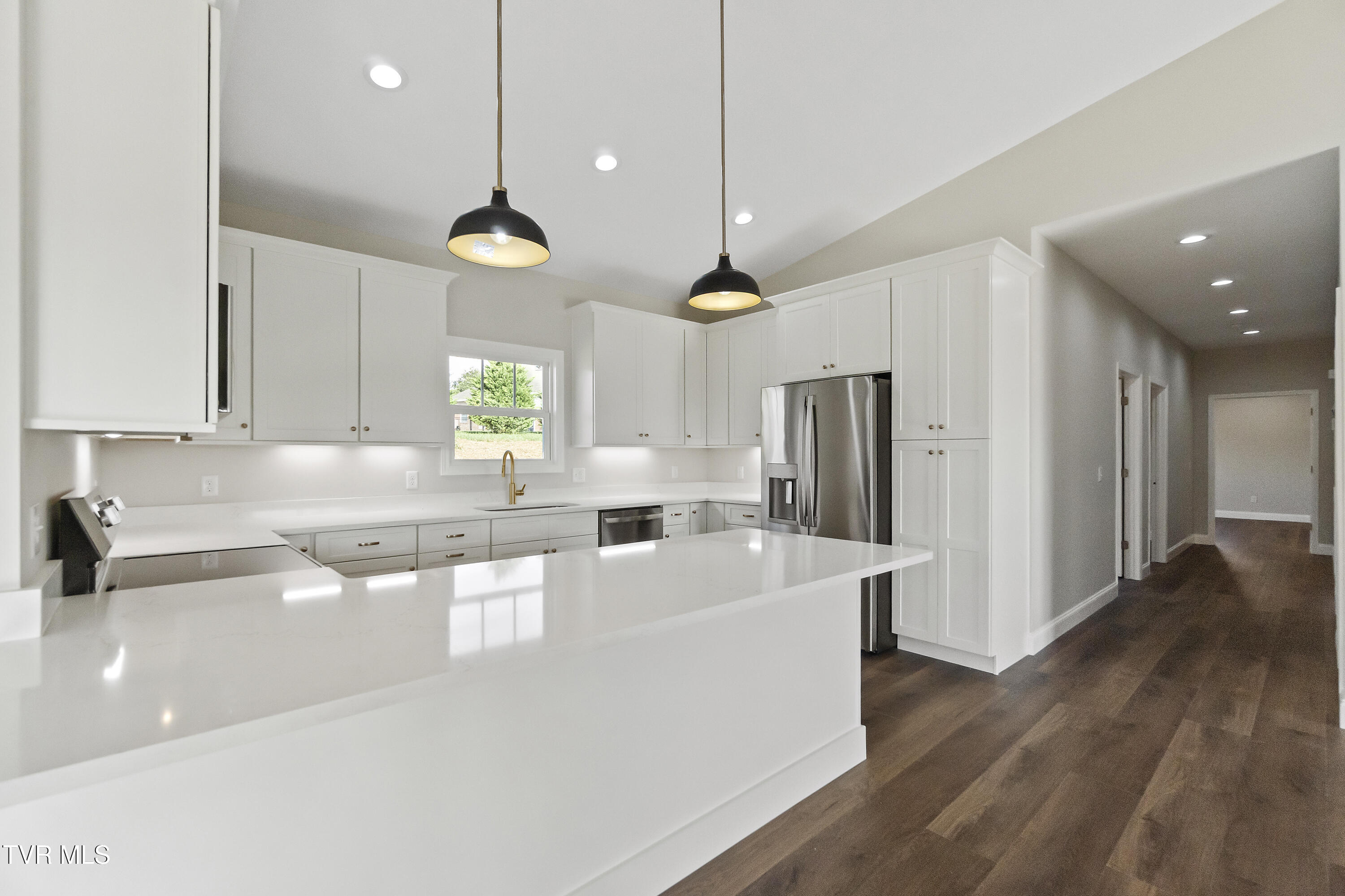 Greeneville, Tennessee, 37745, United States, 3 Bedrooms Bedrooms, ,2 BathroomsBathrooms,Residential,For Sale,1935533