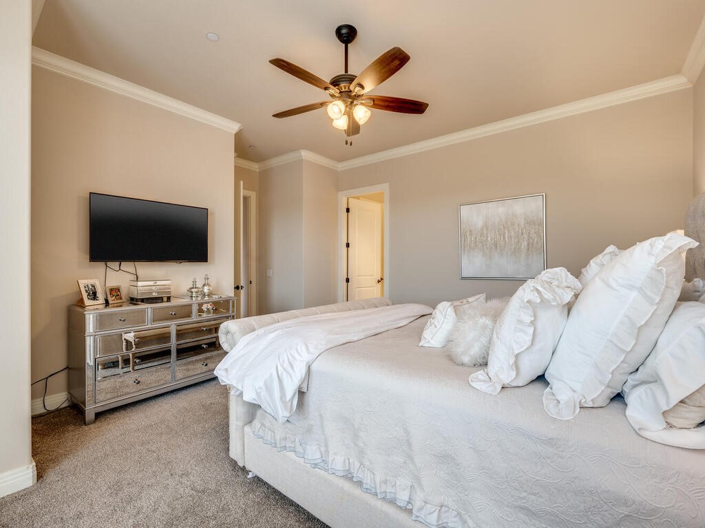 Austin, Texas, 78732, United States, 2 Bedrooms Bedrooms, ,2 BathroomsBathrooms,Residential,For Sale,1849026