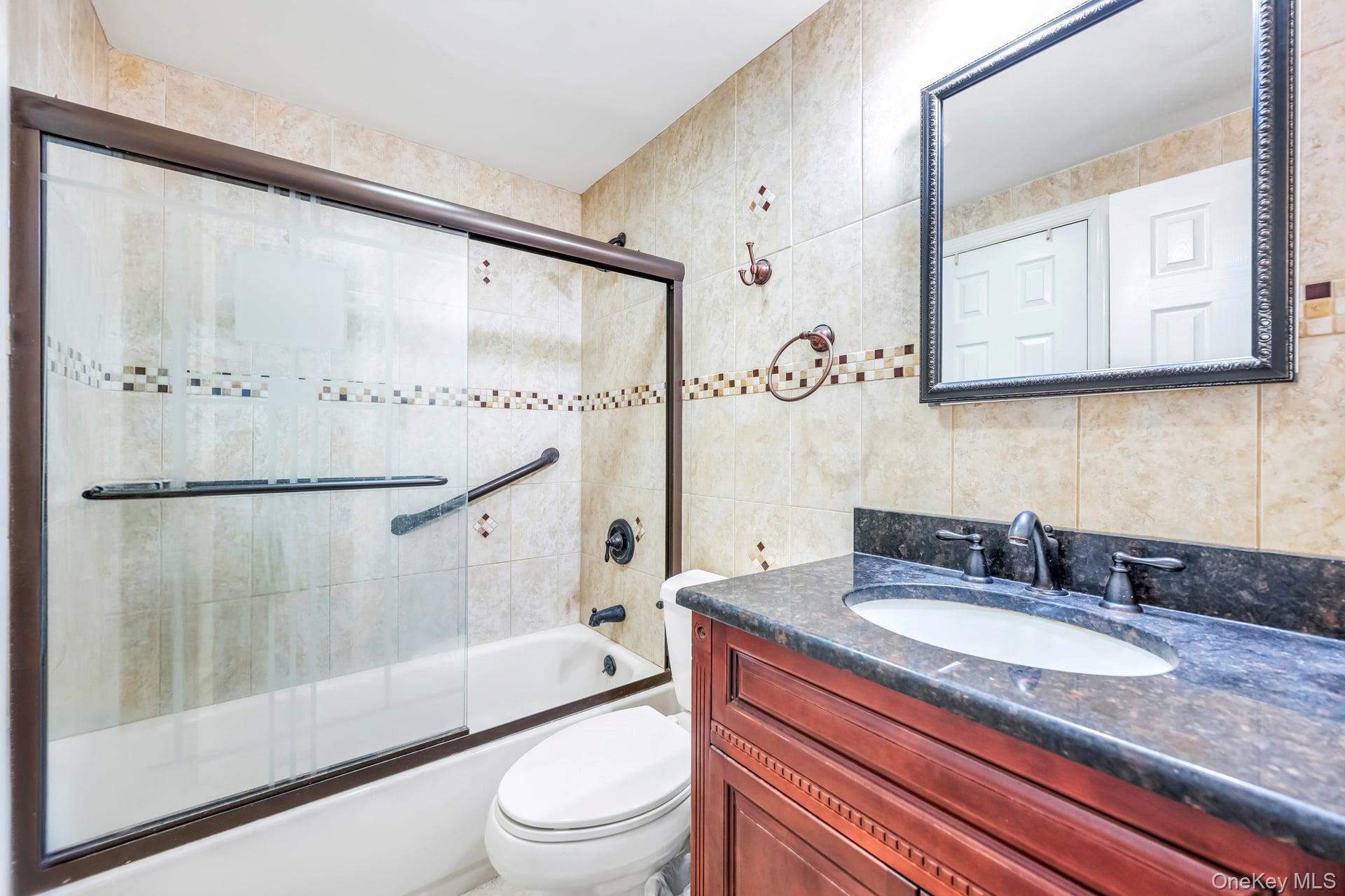 Medford, New York, 11763, United States, 5 Bedrooms Bedrooms, ,2 BathroomsBathrooms,Residential,For Sale,1926312