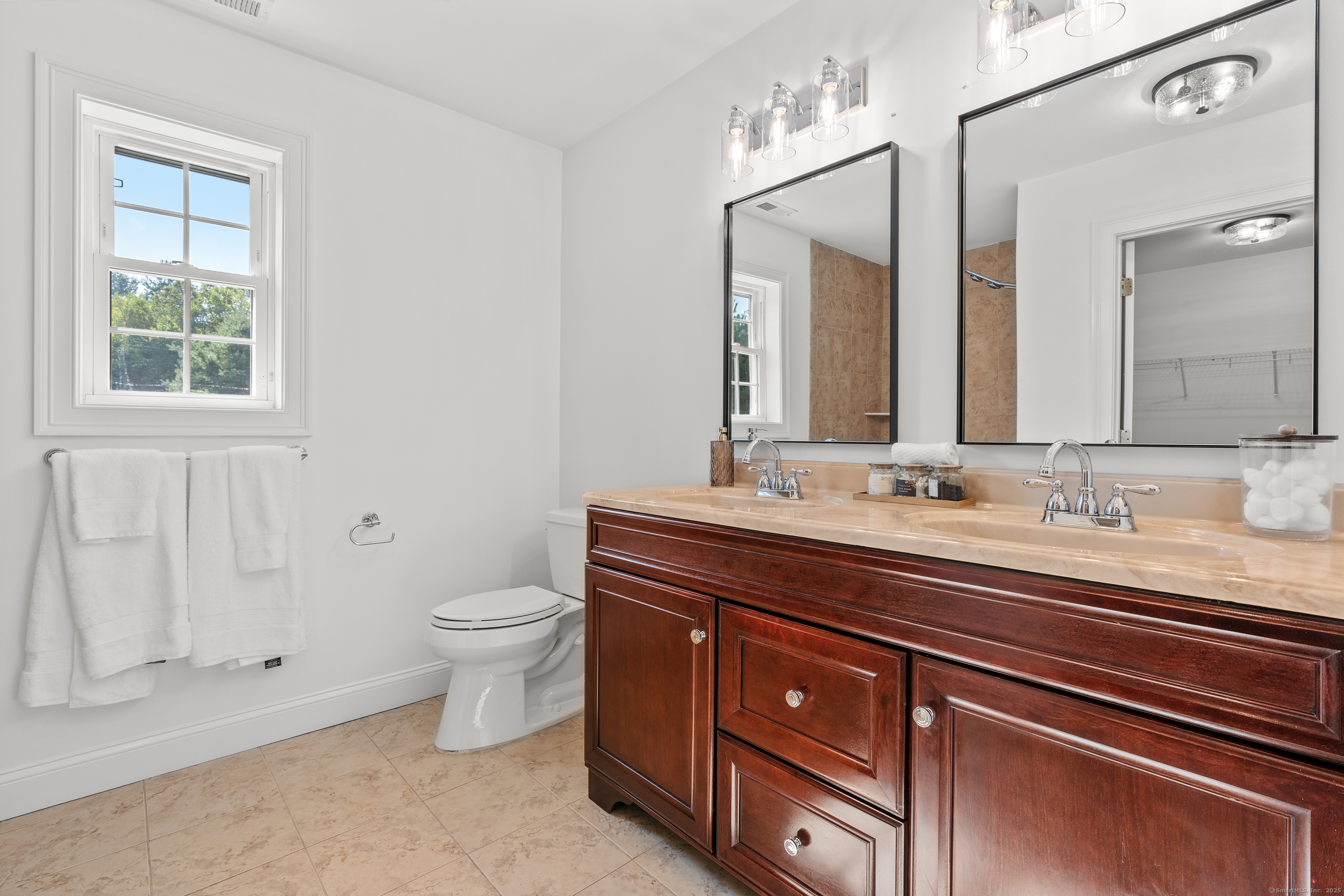 Manchester, Connecticut, 06040, United States, 4 Bedrooms Bedrooms, ,3 BathroomsBathrooms,Residential,For Sale,1919833