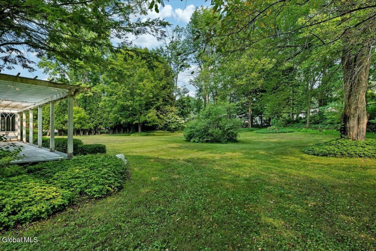 Queensbury, New York, 12804, United States, 4 Bedrooms Bedrooms, ,4 BathroomsBathrooms,Residential,For Sale,2003440