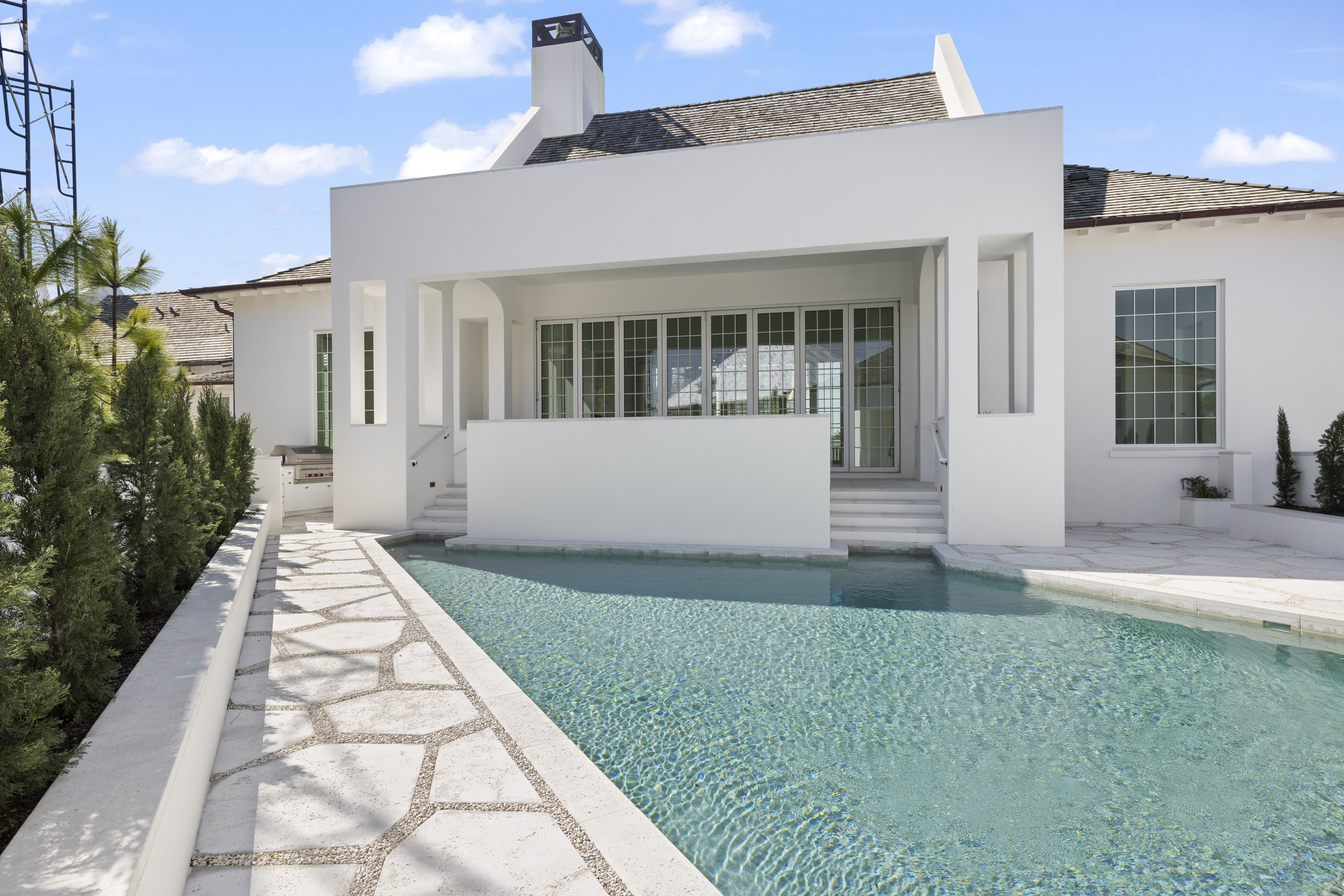  Architectural Gem With Pool And Carriage House - 物件實景