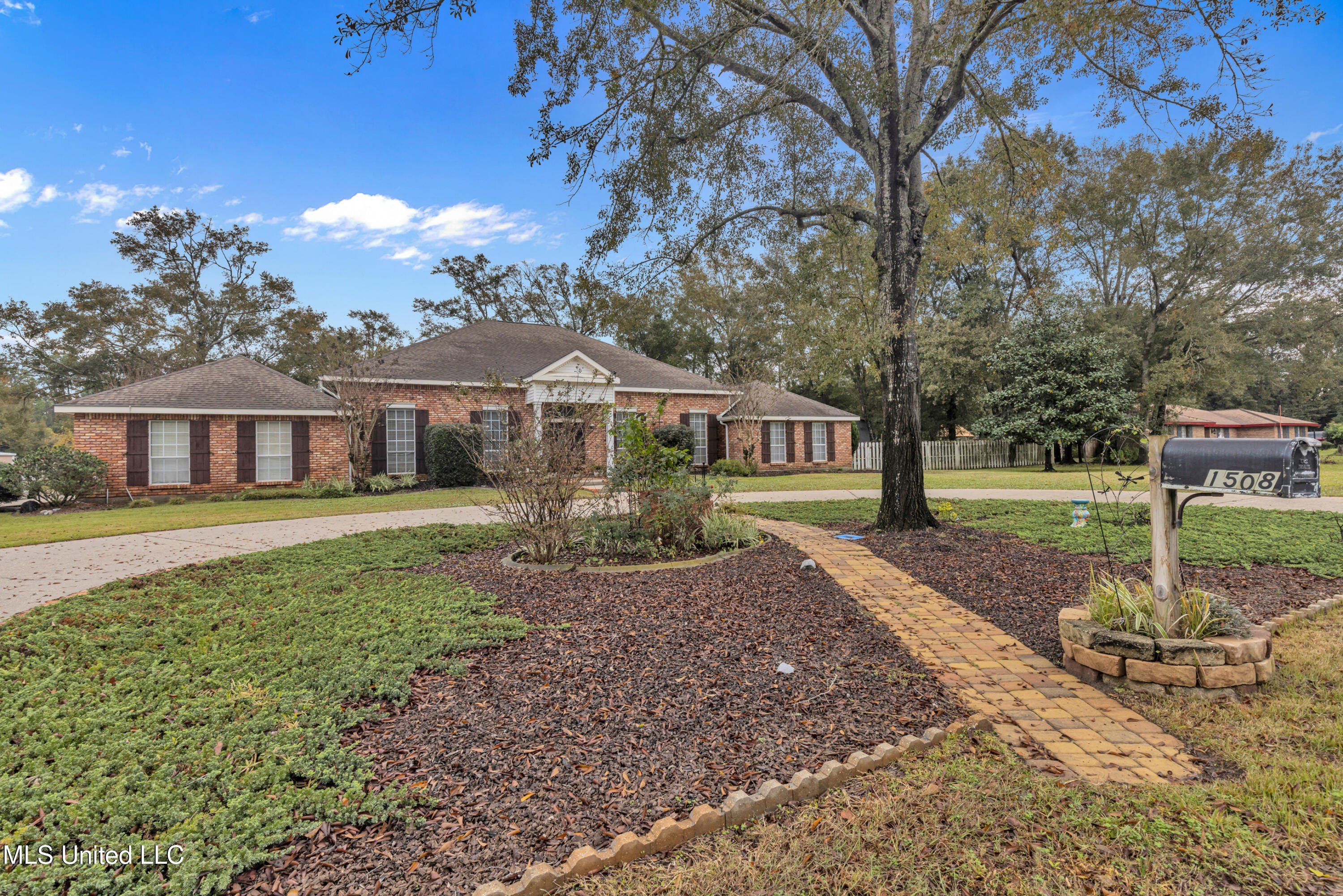 Waveland, Mississippi, 39576, United States, 3 Bedrooms Bedrooms, ,3 BathroomsBathrooms,Residential,For Sale,1942689