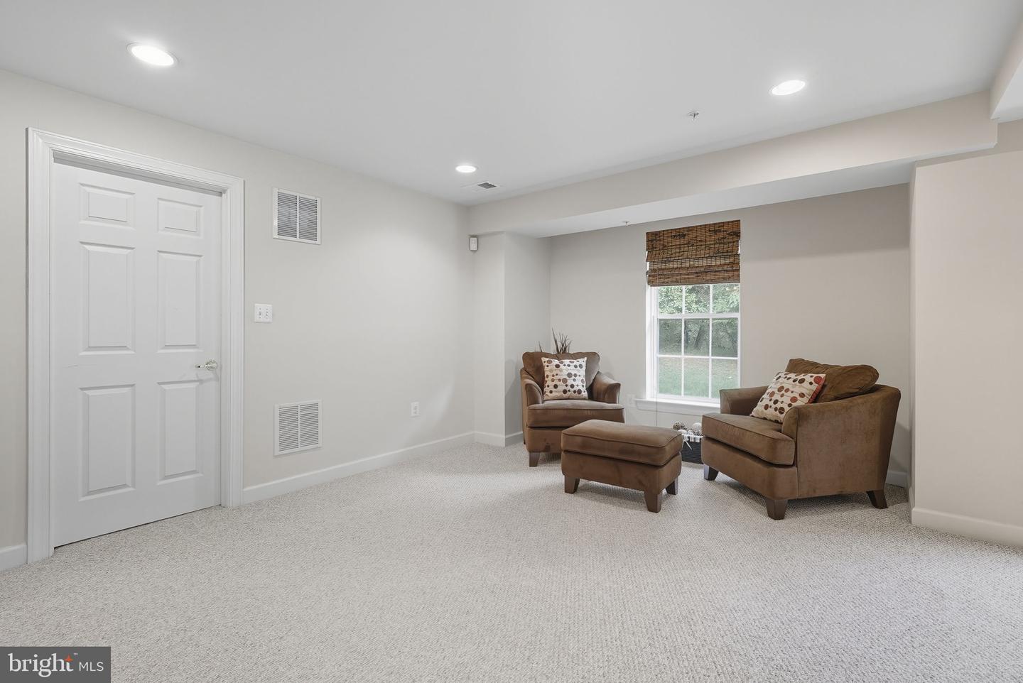 Bowie, Maryland, 20721, United States, 5 Bedrooms Bedrooms, ,4 BathroomsBathrooms,Residential,For Sale,1987758