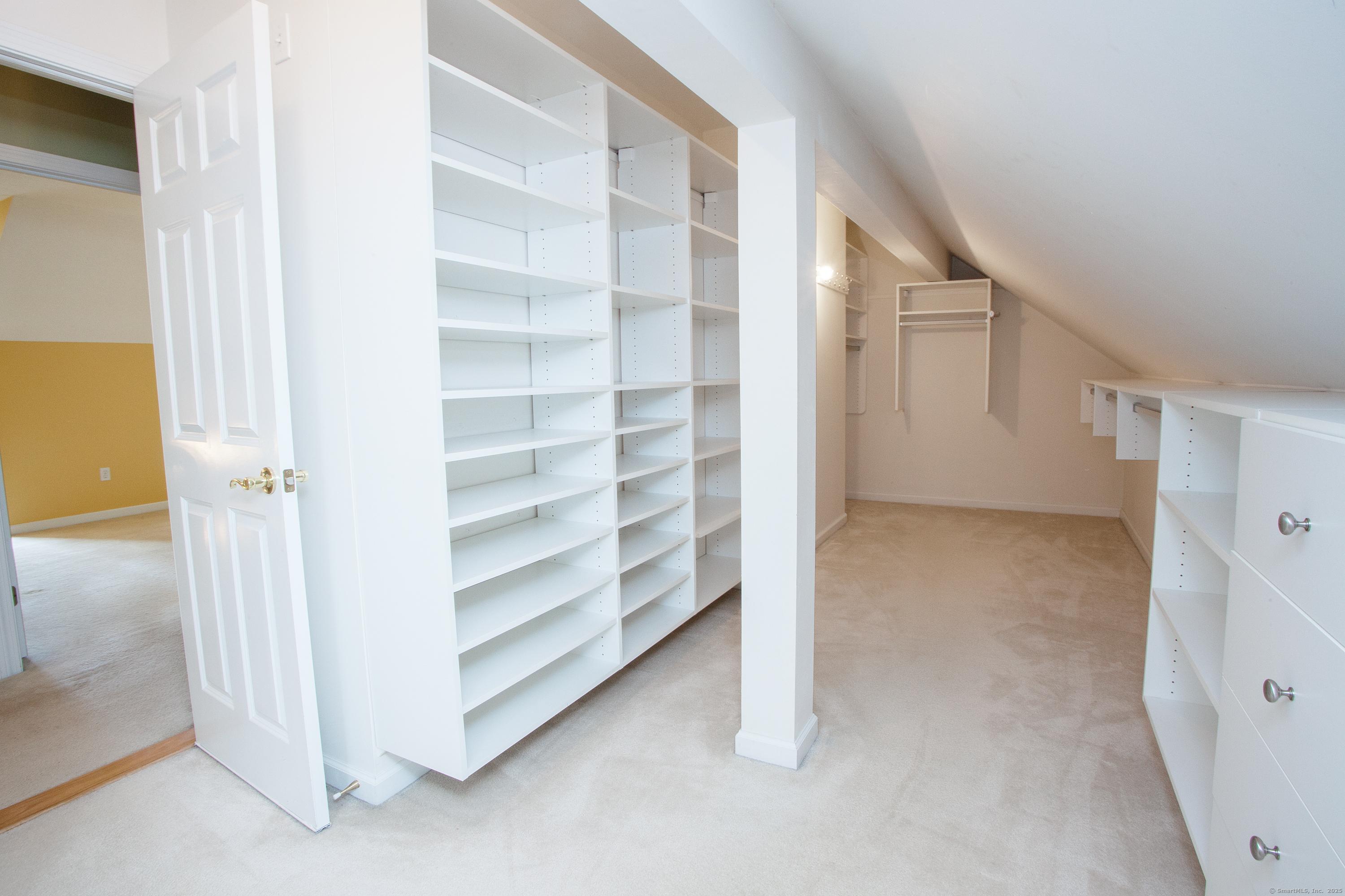 Simsbury, Connecticut, 06070, United States, 2 Bedrooms Bedrooms, ,4 BathroomsBathrooms,Residential,For Sale,1973720