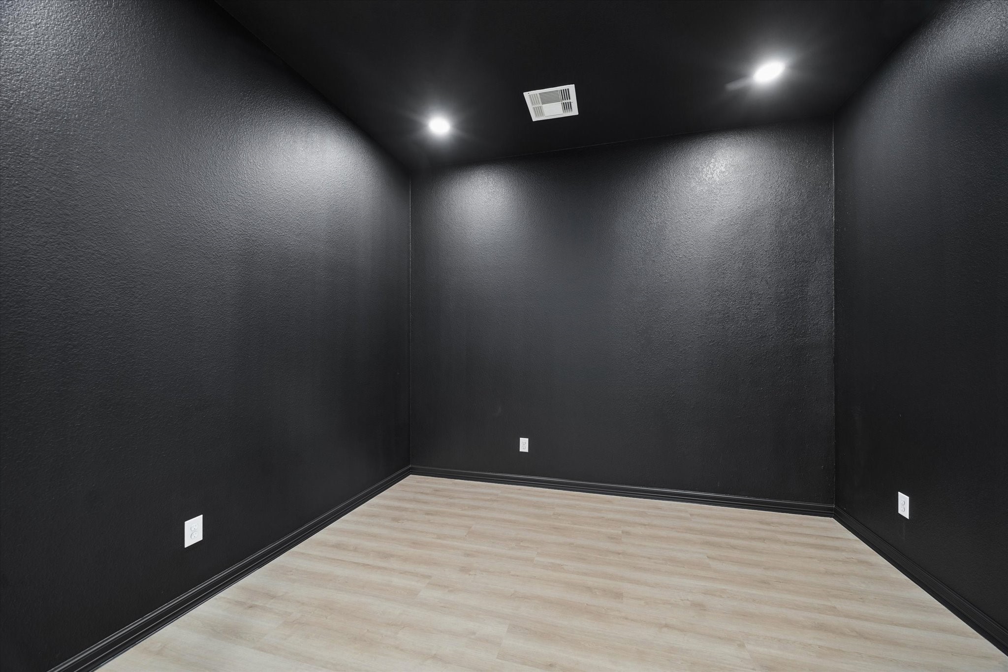  8819 Alicia Drive - 物件實景