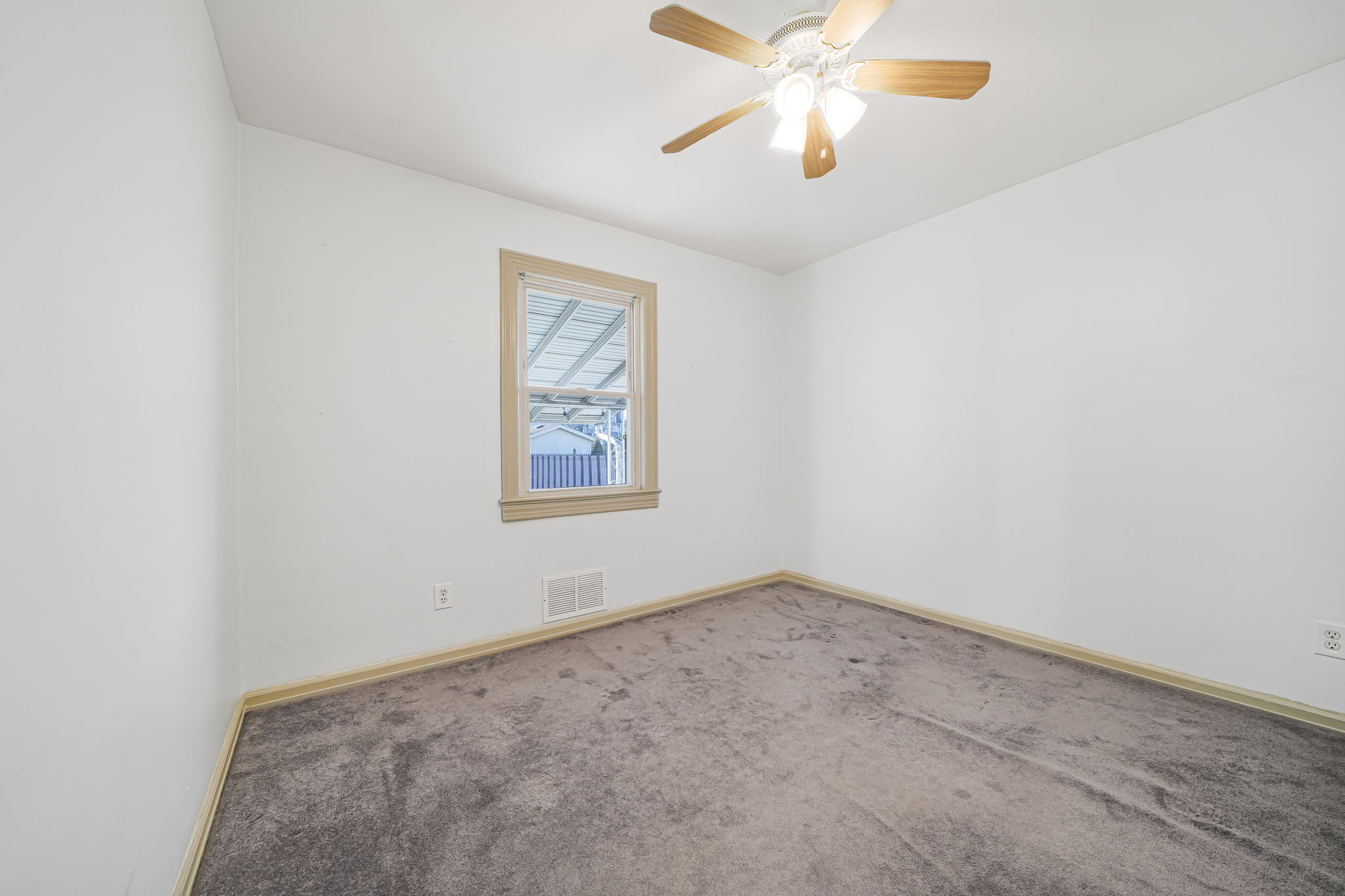 Elmwood Park, New Jersey, 07407, United States, 4 Bedrooms Bedrooms, ,2 BathroomsBathrooms,Residential,For Sale,2009645