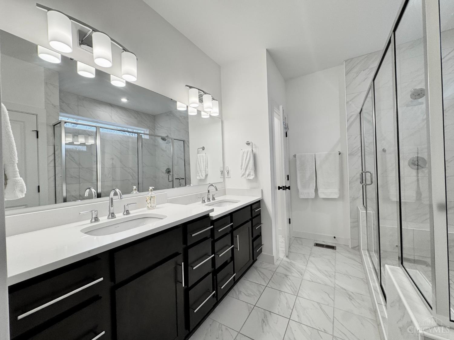 Loveland, Ohio, 45140, United States, 3 Bedrooms Bedrooms, ,3 BathroomsBathrooms,Residential,For Sale,2003068