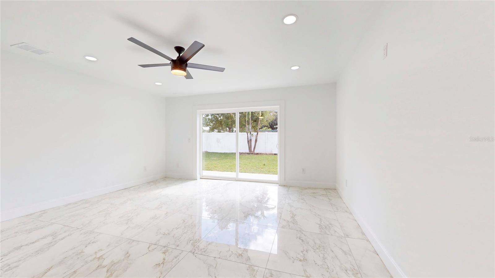 ORLANDO, Florida, 32806, United States, 4 Bedrooms Bedrooms, ,3 BathroomsBathrooms,Residential,For Sale,1879831