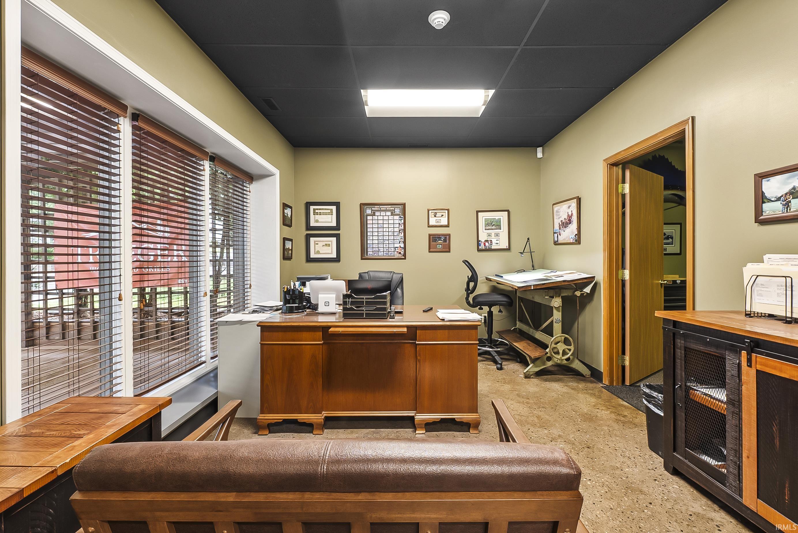 Fort Wayne, Indiana, 46805-3241, United States, 6 Bedrooms Bedrooms, ,4 BathroomsBathrooms,Residential,For Sale,1976576