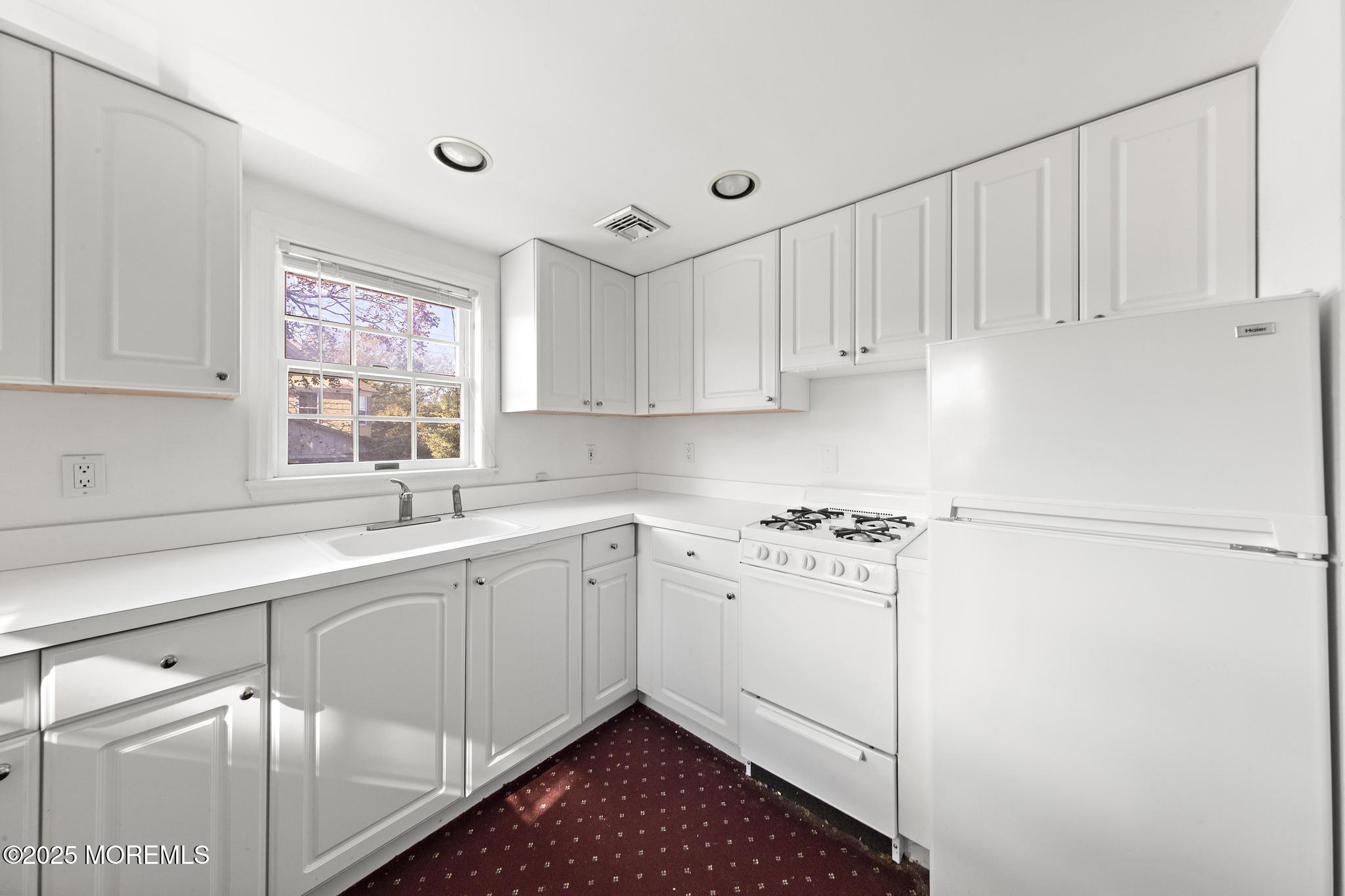 Brielle, New Jersey, 08730, United States, 2 Bedrooms Bedrooms, ,1 BathroomBathrooms,Residential,For Sale,1968993