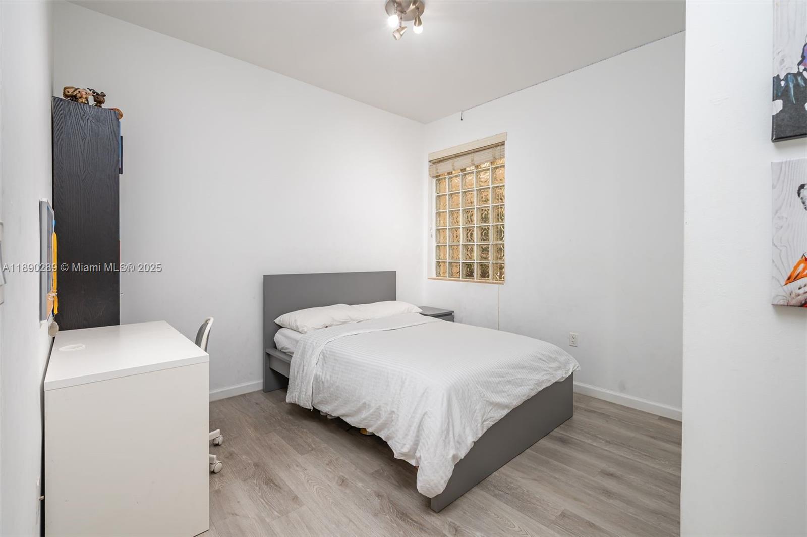 Aventura, Florida, 33180, United States, 3 Bedrooms Bedrooms, ,3 BathroomsBathrooms,Residential,For Sale,1961419