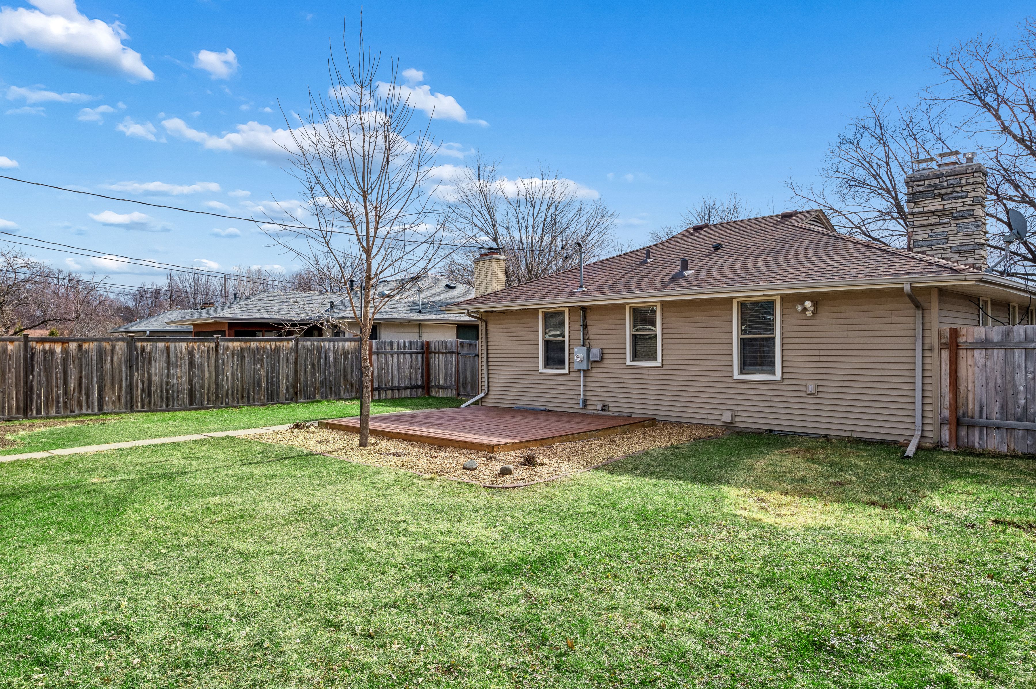  Move-in Ready Rambler with Timeless Charm and Thoughtful Updates - 物件實景